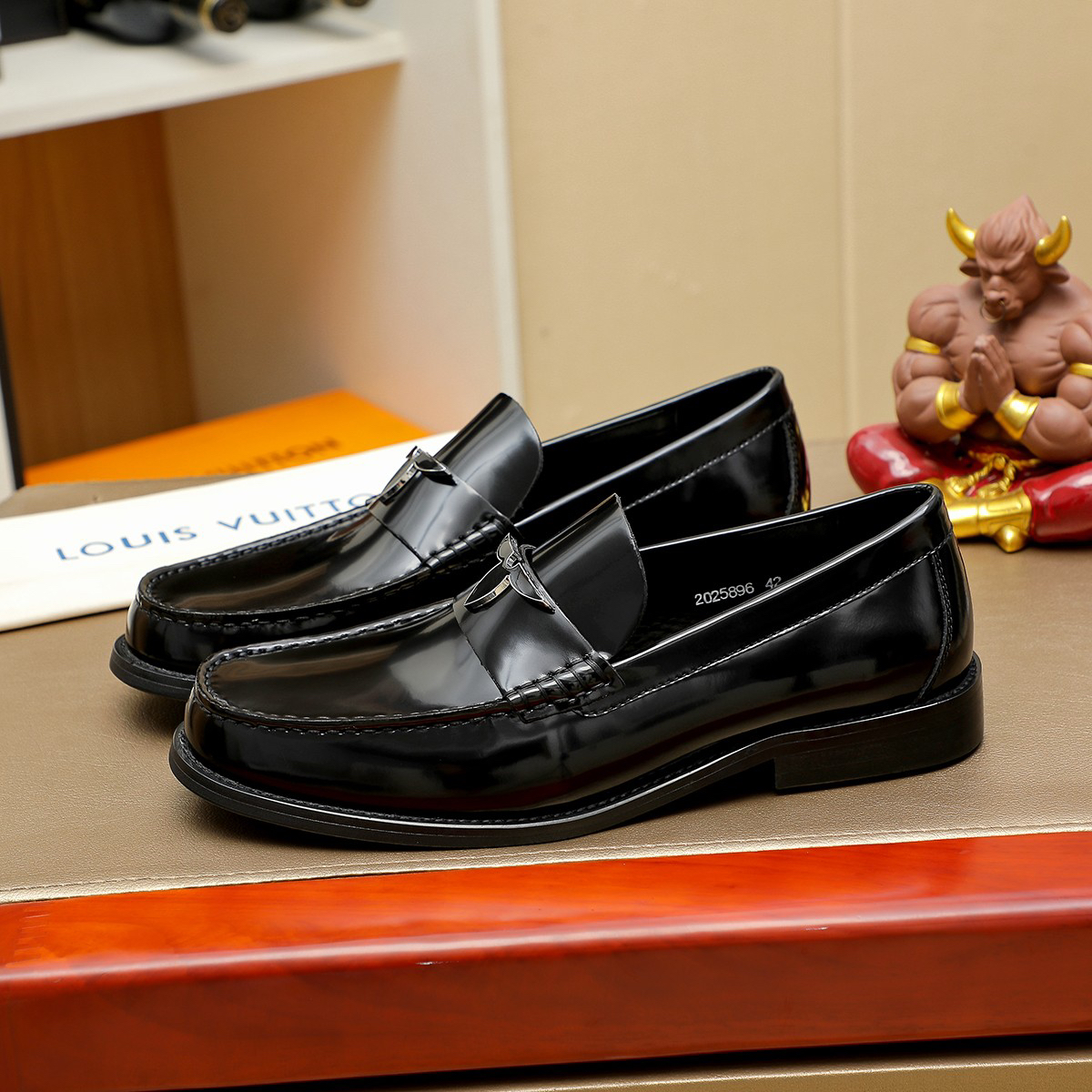 LV men's leather shoes-69