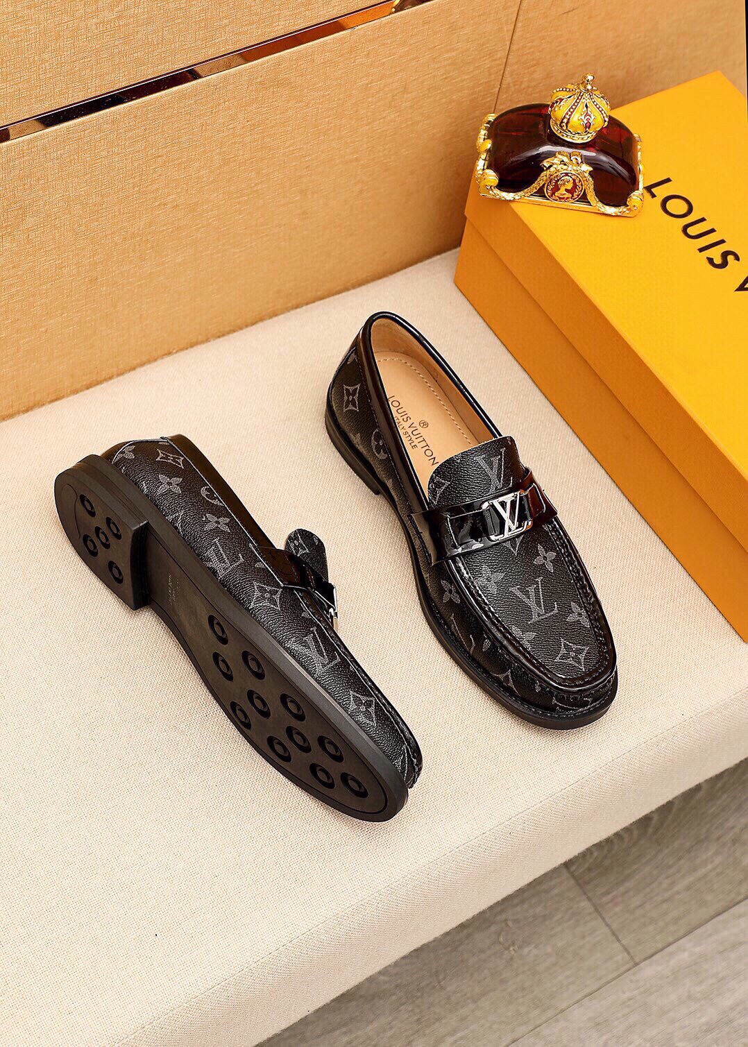 LV men's leather shoes-63