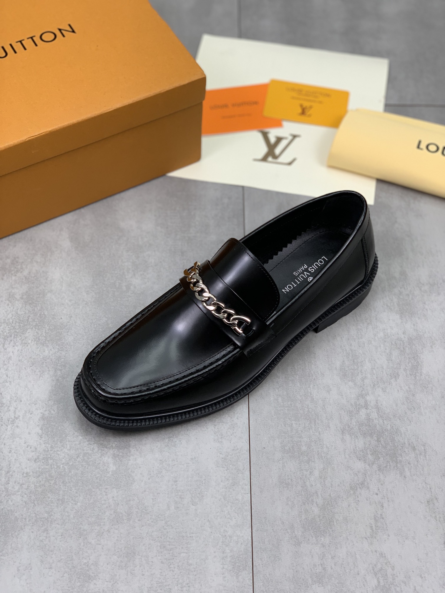 LV men's leather shoes-59