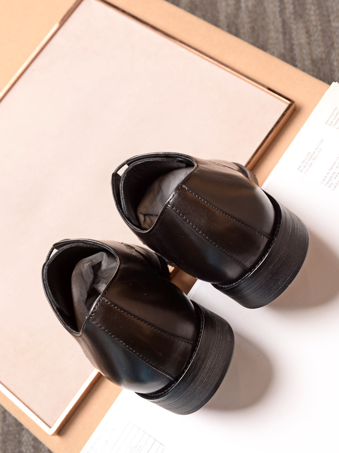 LV men's leather shoes-21