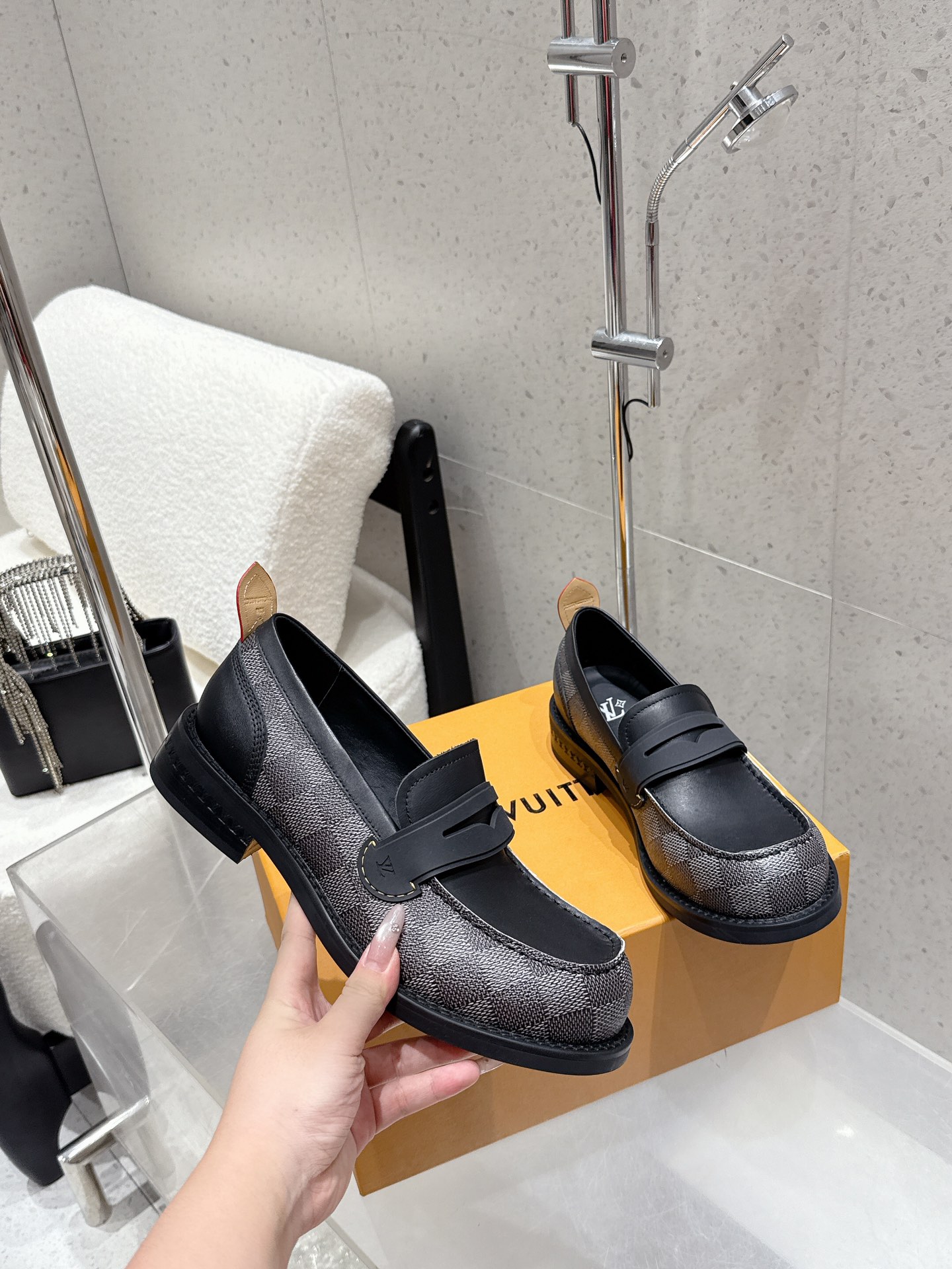 LV women's leather shoes-45