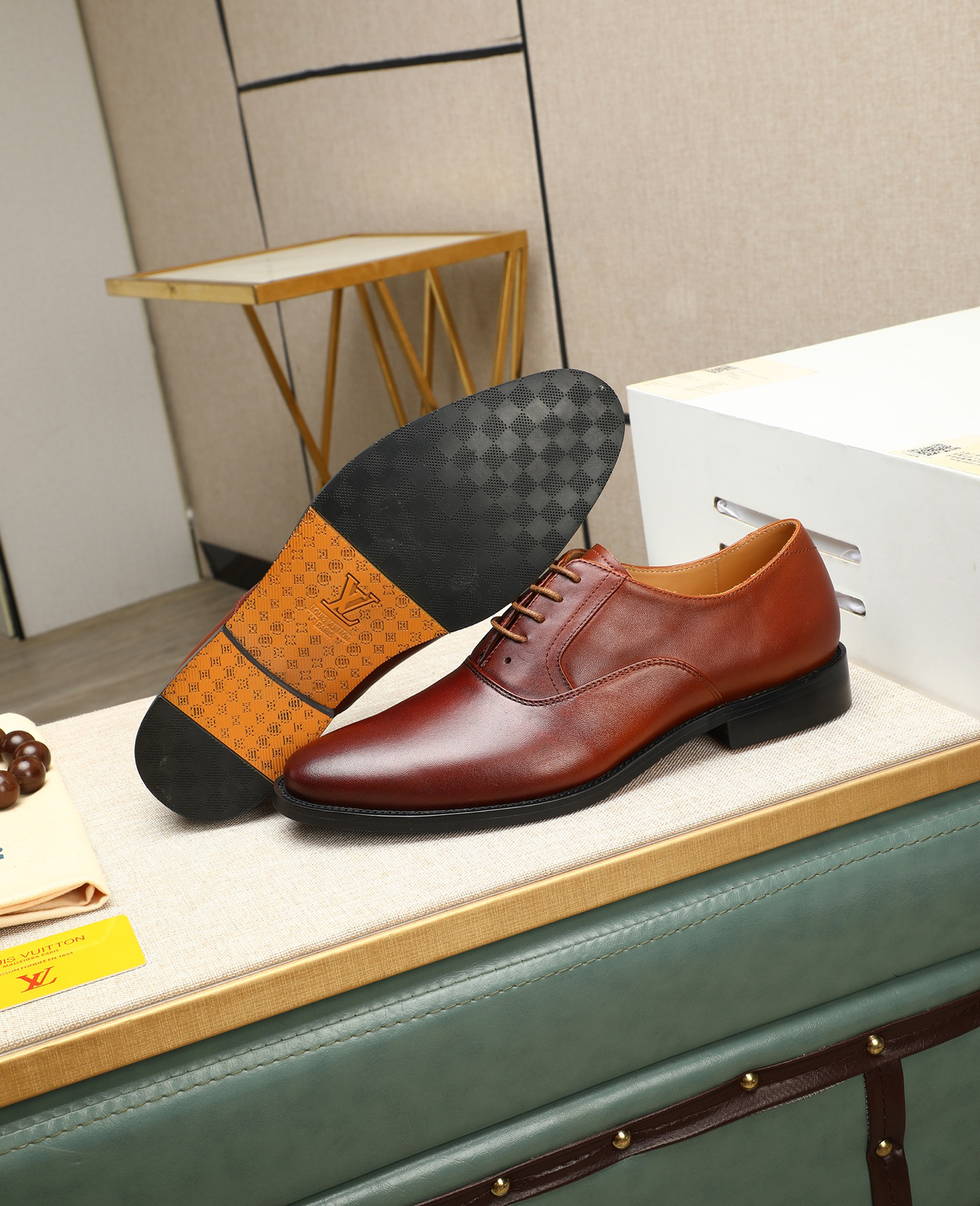 LV men's leather shoes-22