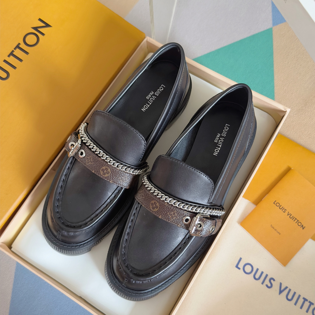 LV women's leather shoes-17