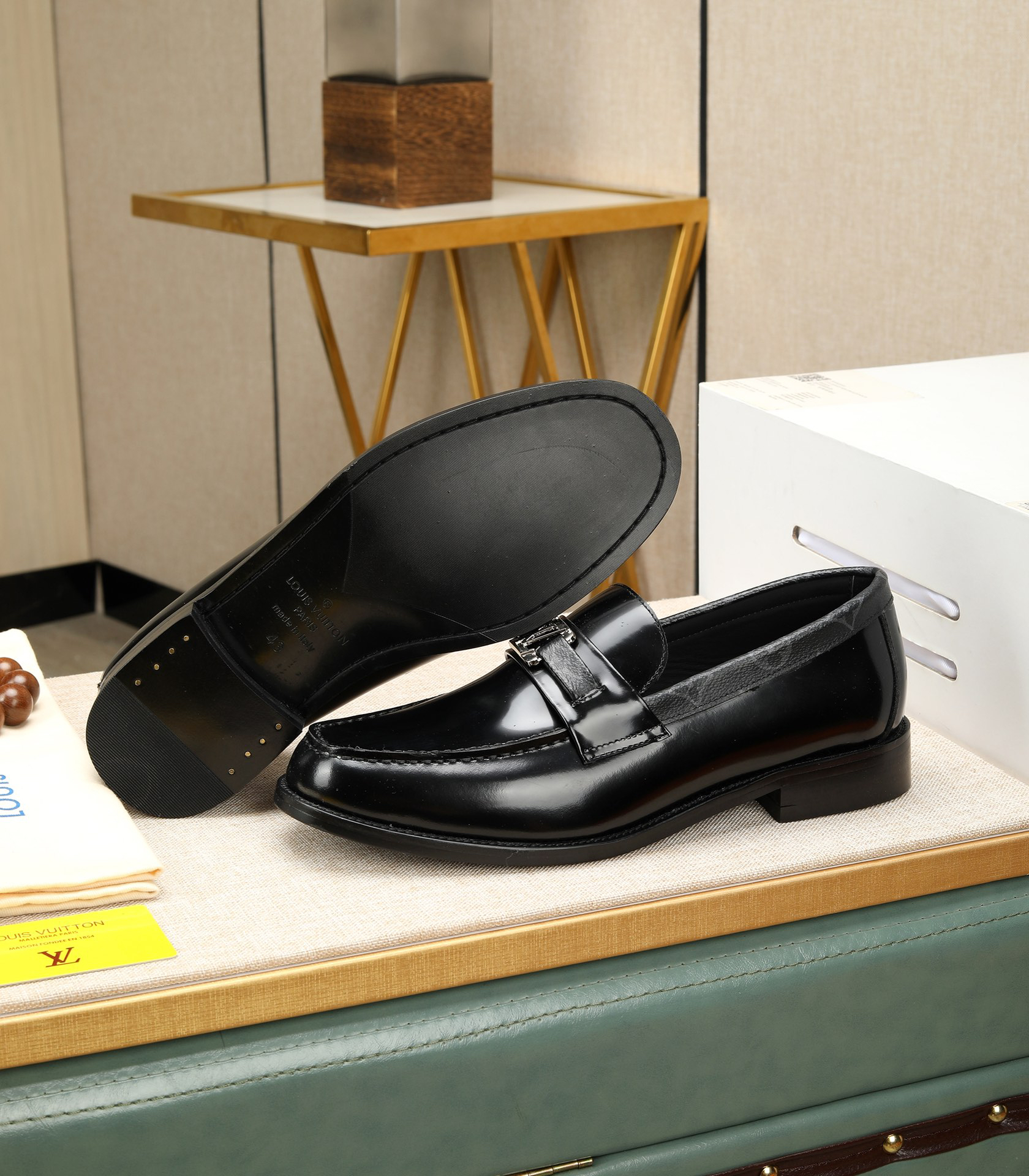 LV men's leather shoes-51