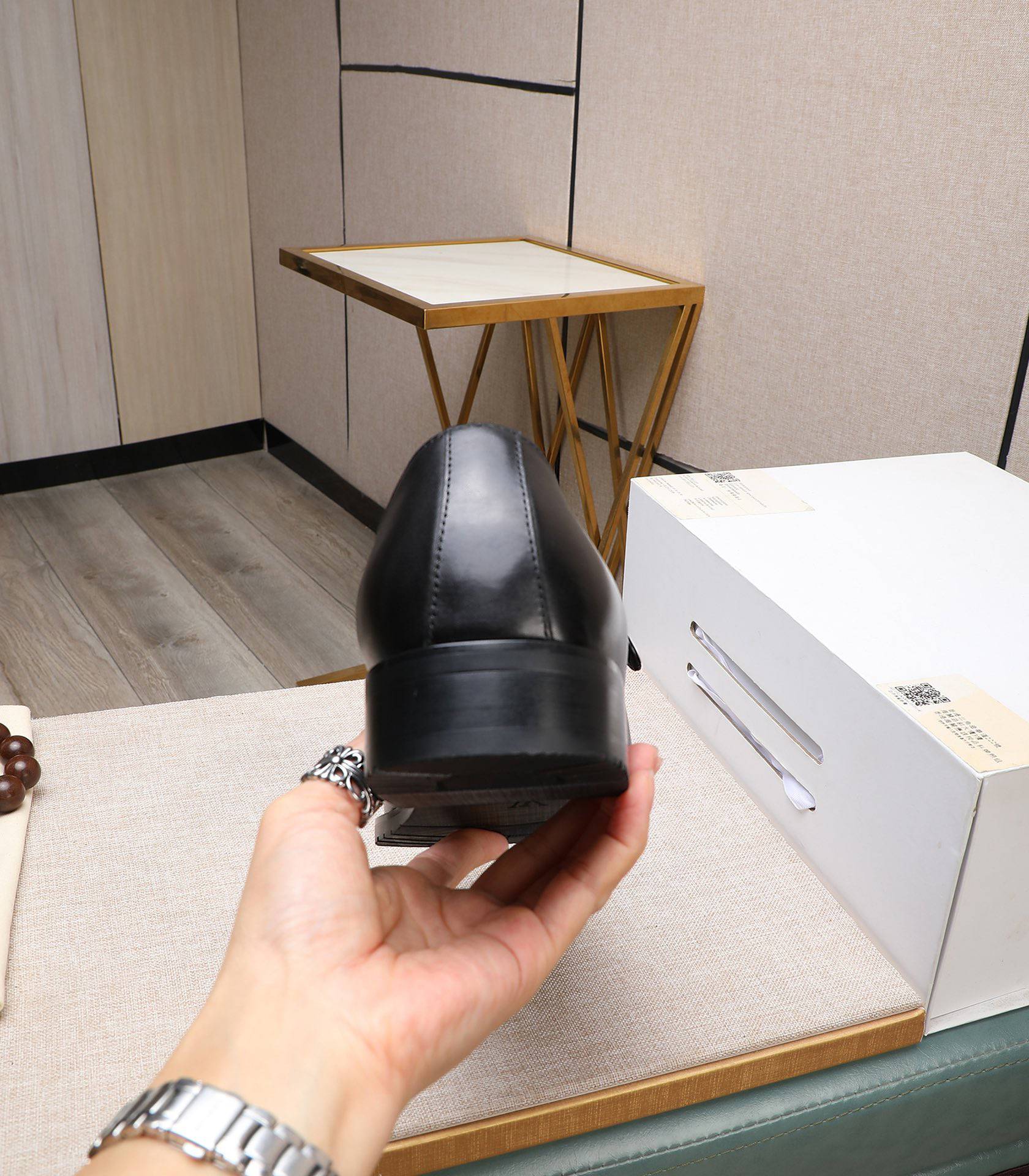 LV men's leather shoes-29