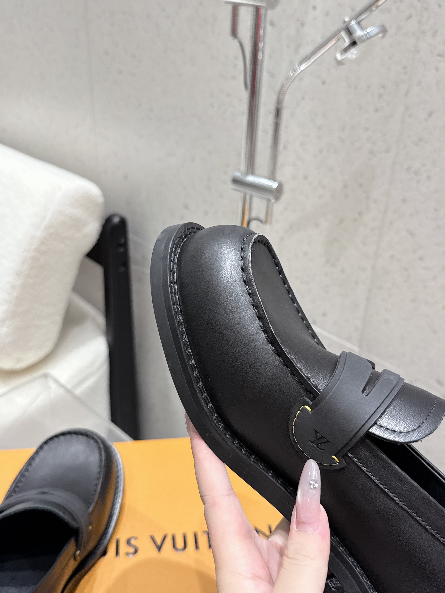 LV women's leather shoes-44