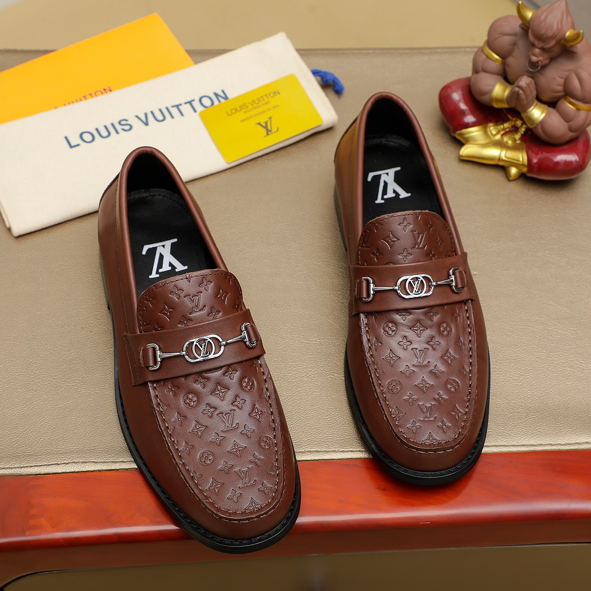 LV men's leather shoes-72