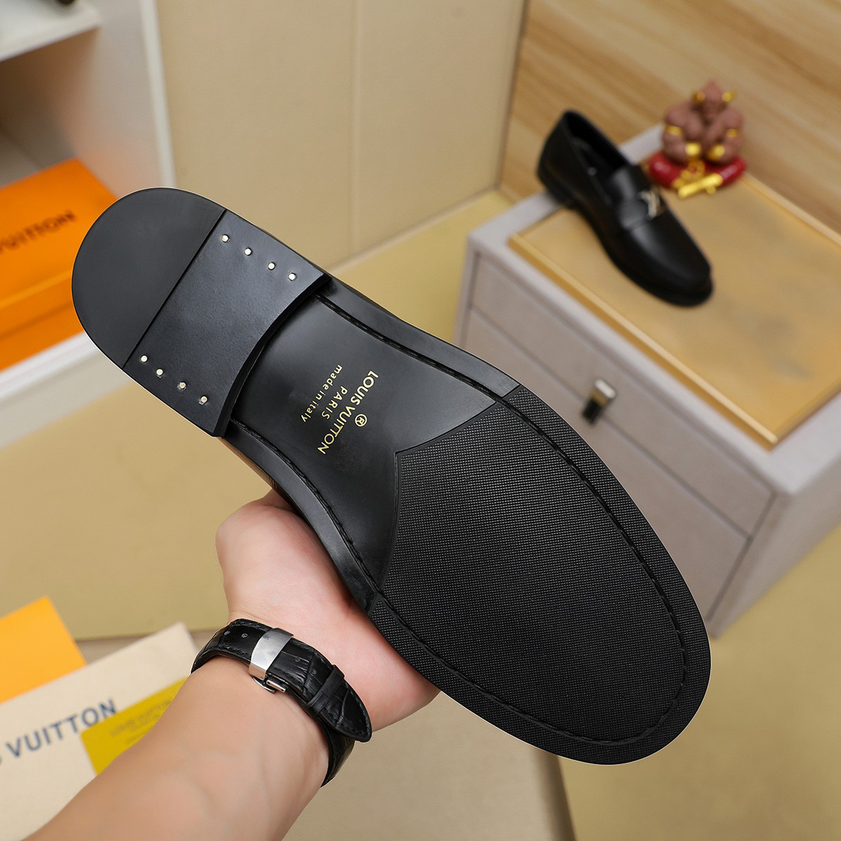 LV men's leather shoes-70