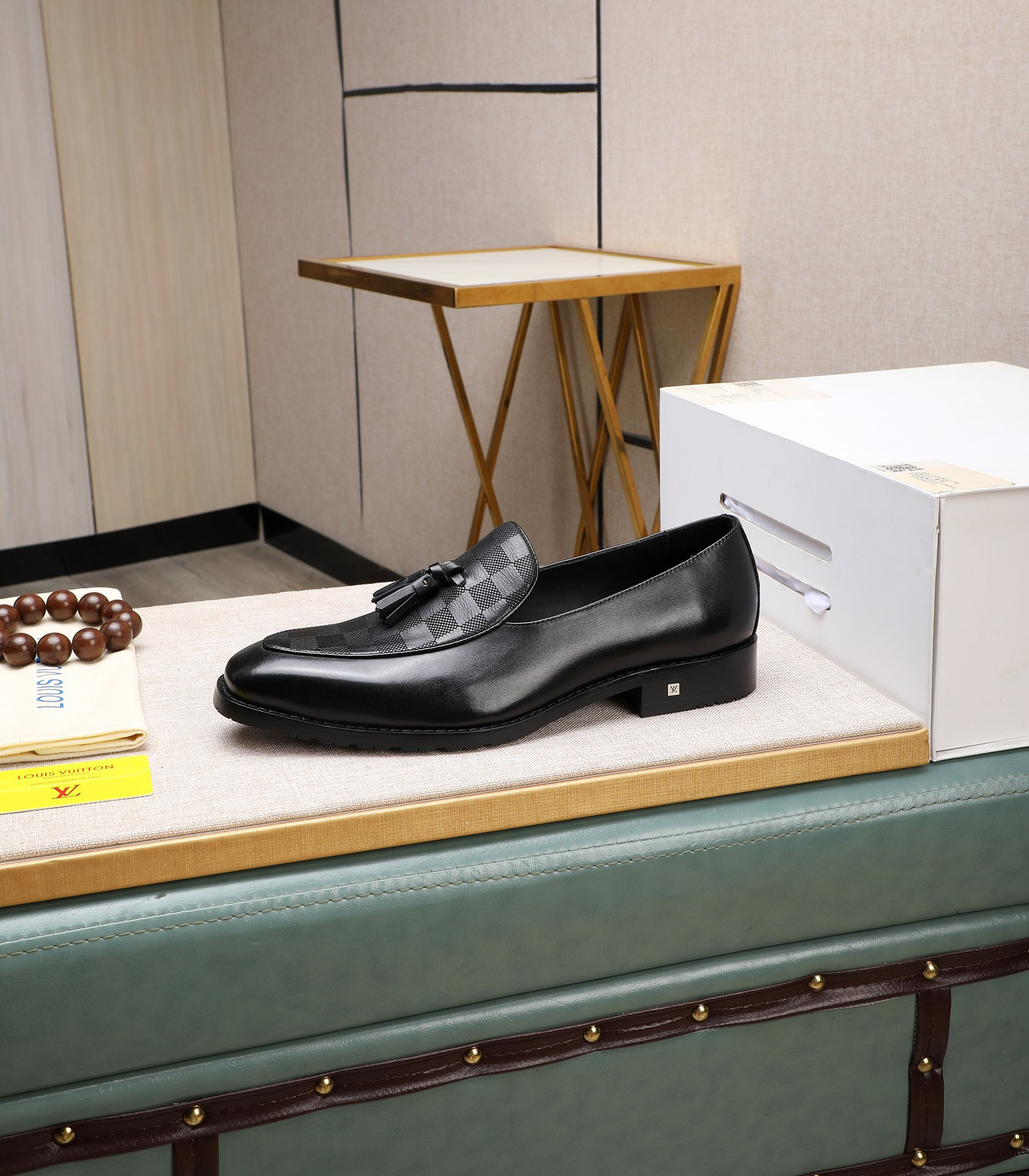 LV men's leather shoes-30