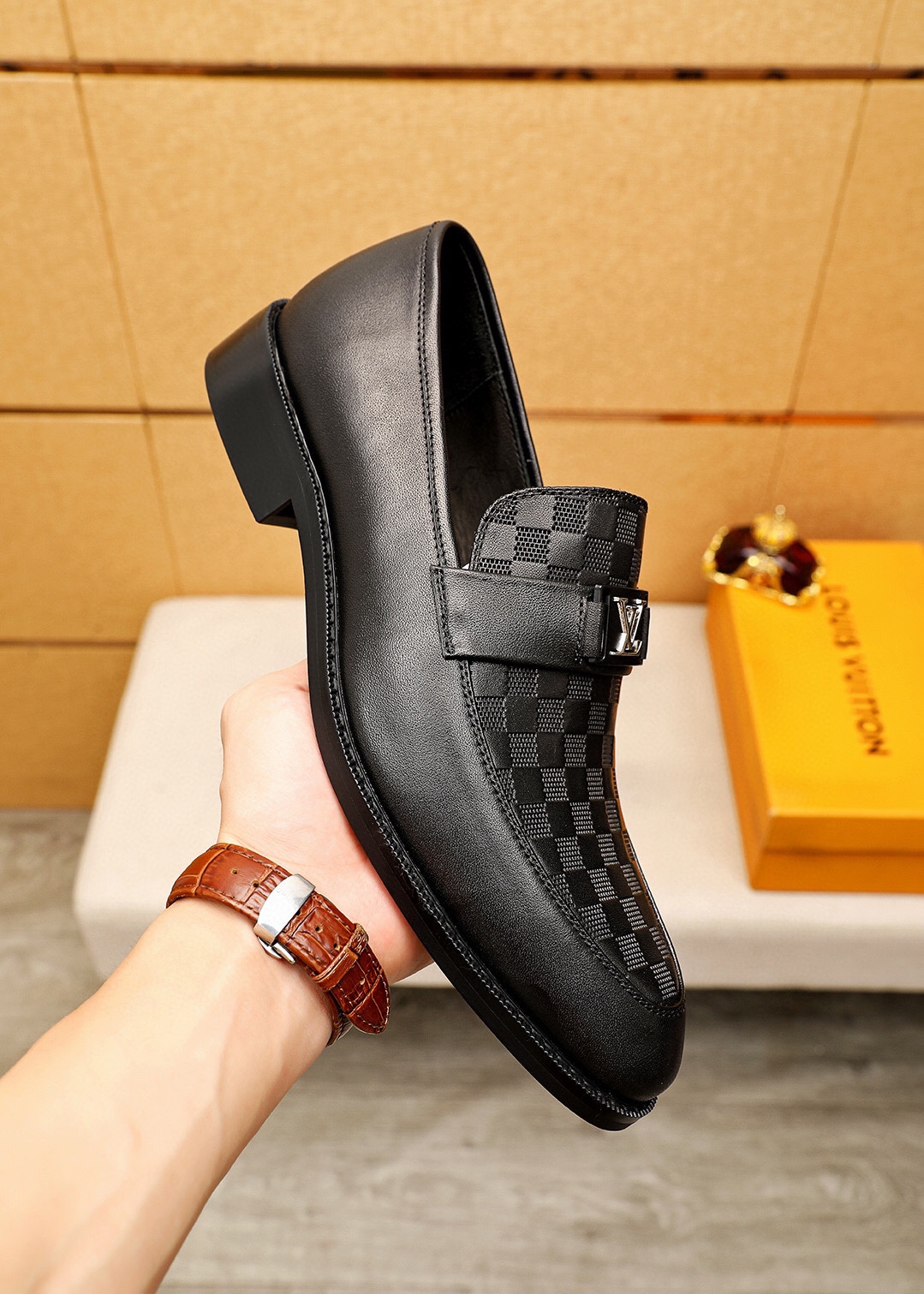 LV men's leather shoes-14