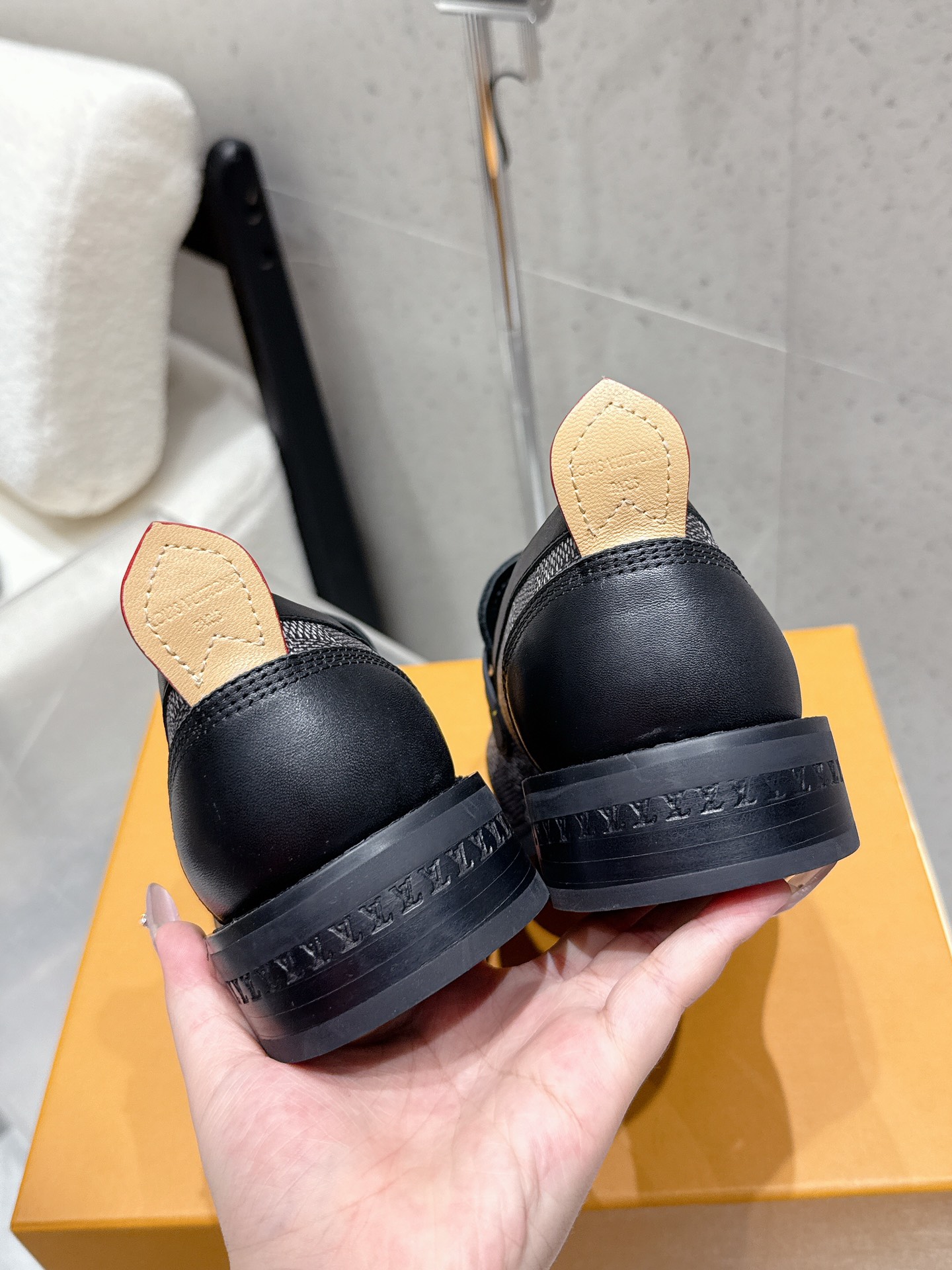 LV women's leather shoes-45