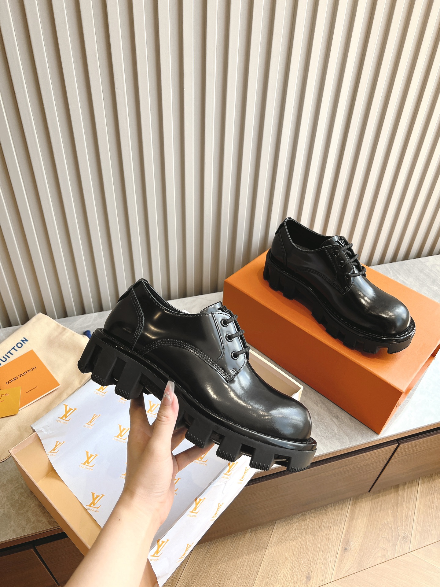 LV women's leather shoes-14