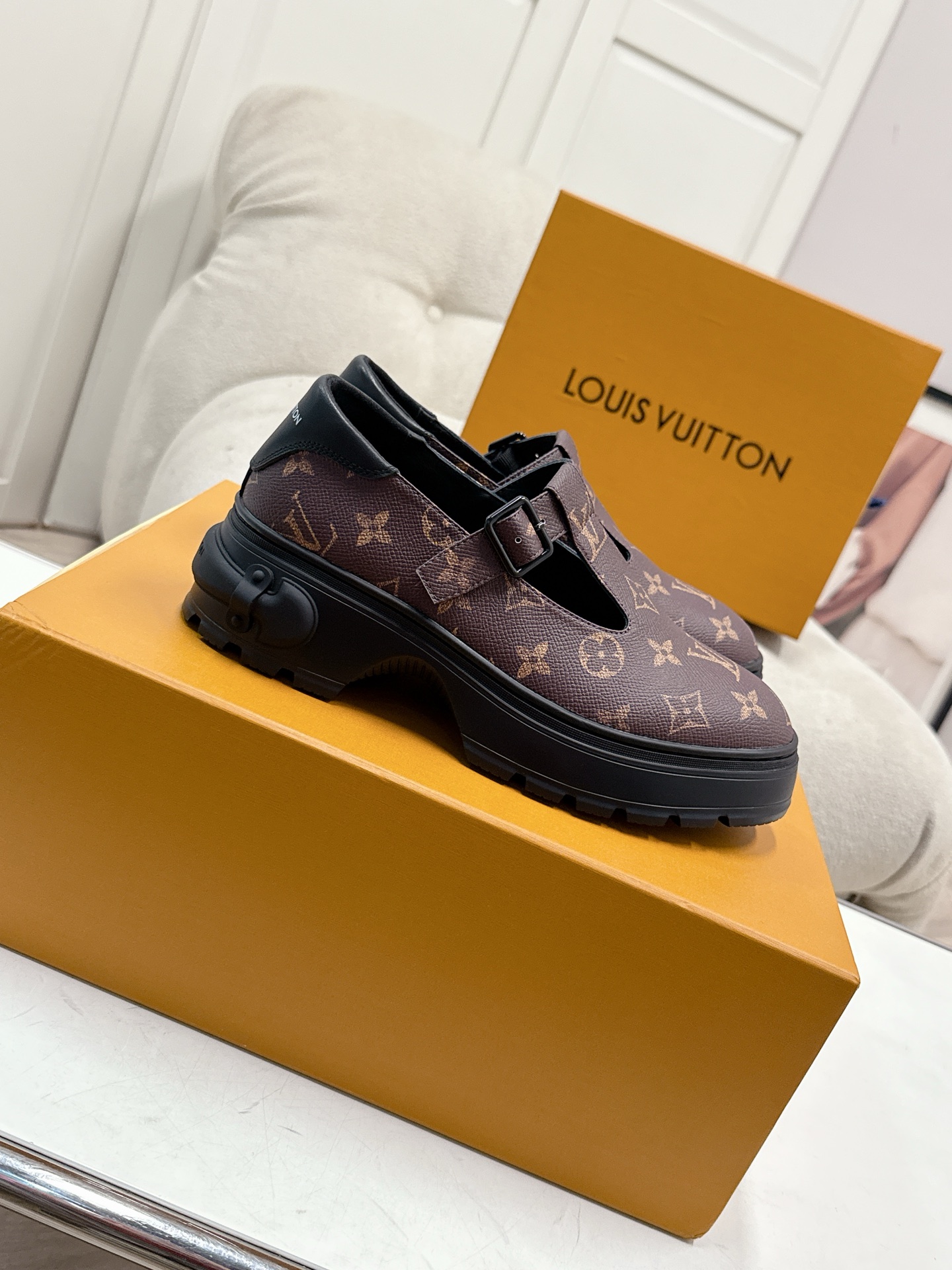 LV women's leather shoes-42
