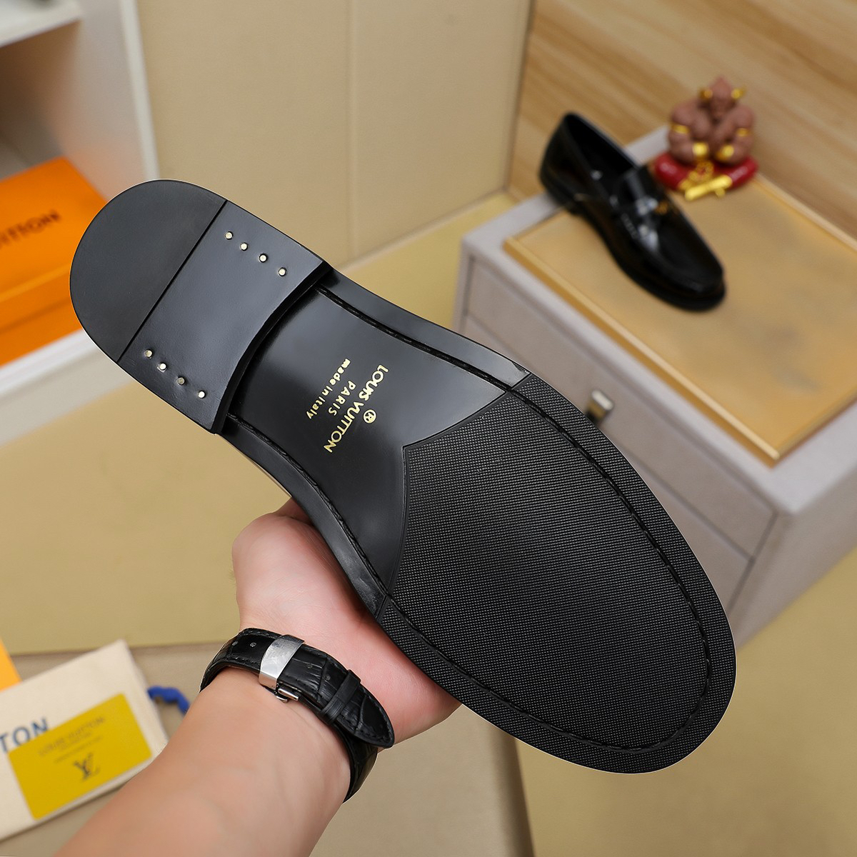 LV men's leather shoes-68