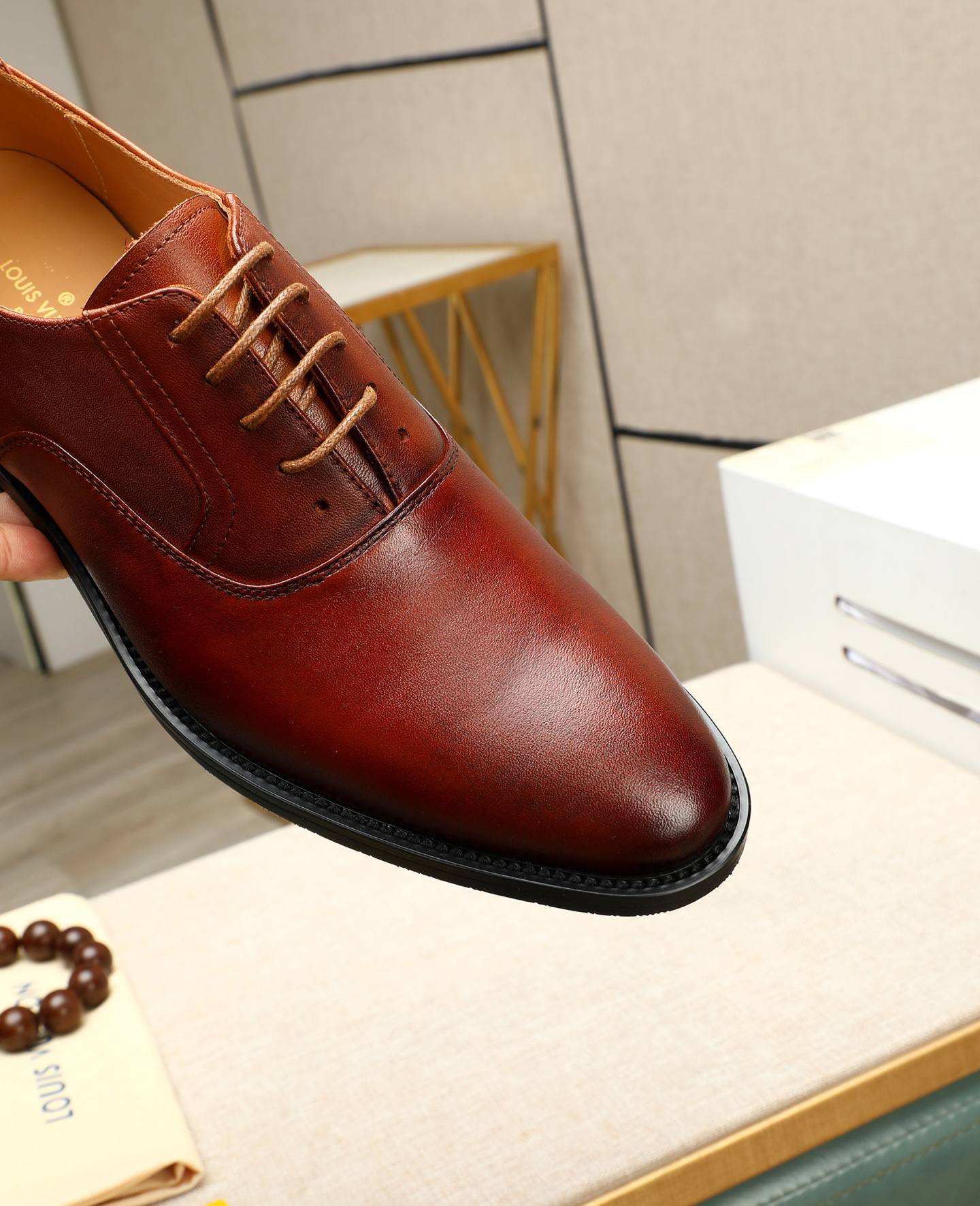 LV men's leather shoes-22