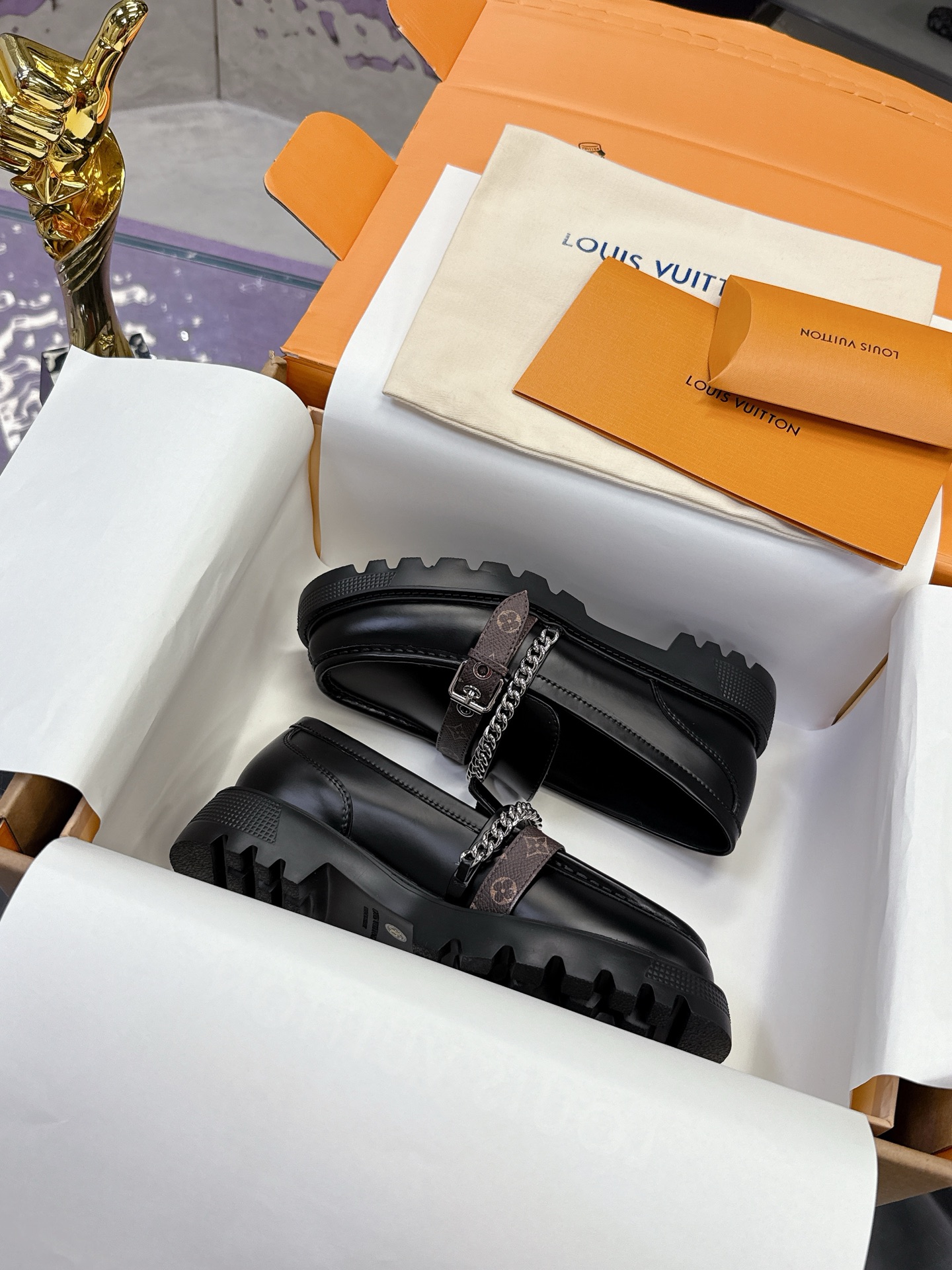 LV women's leather shoes-41