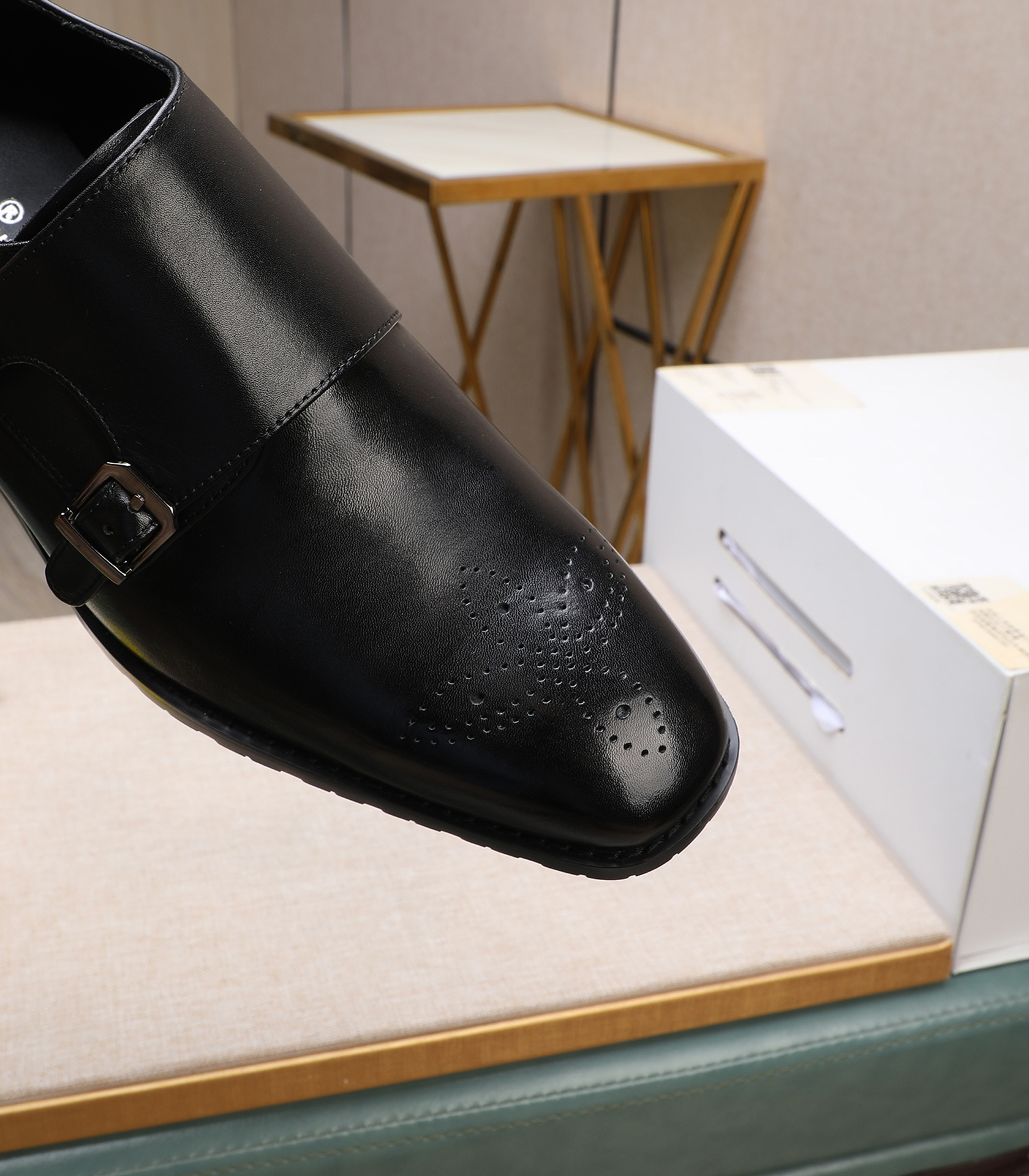 LV men's leather shoes-8