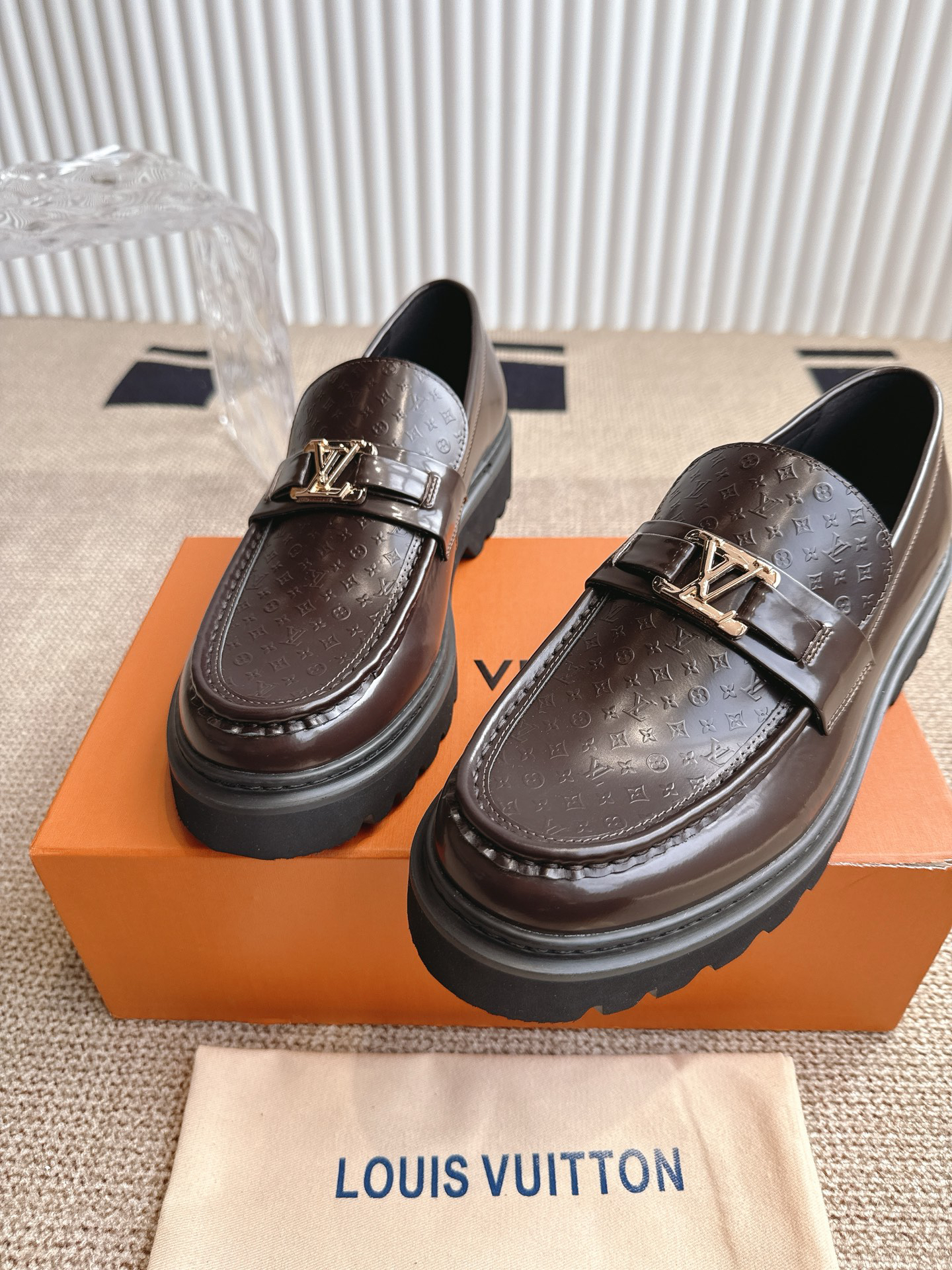 LV women's leather shoes-1