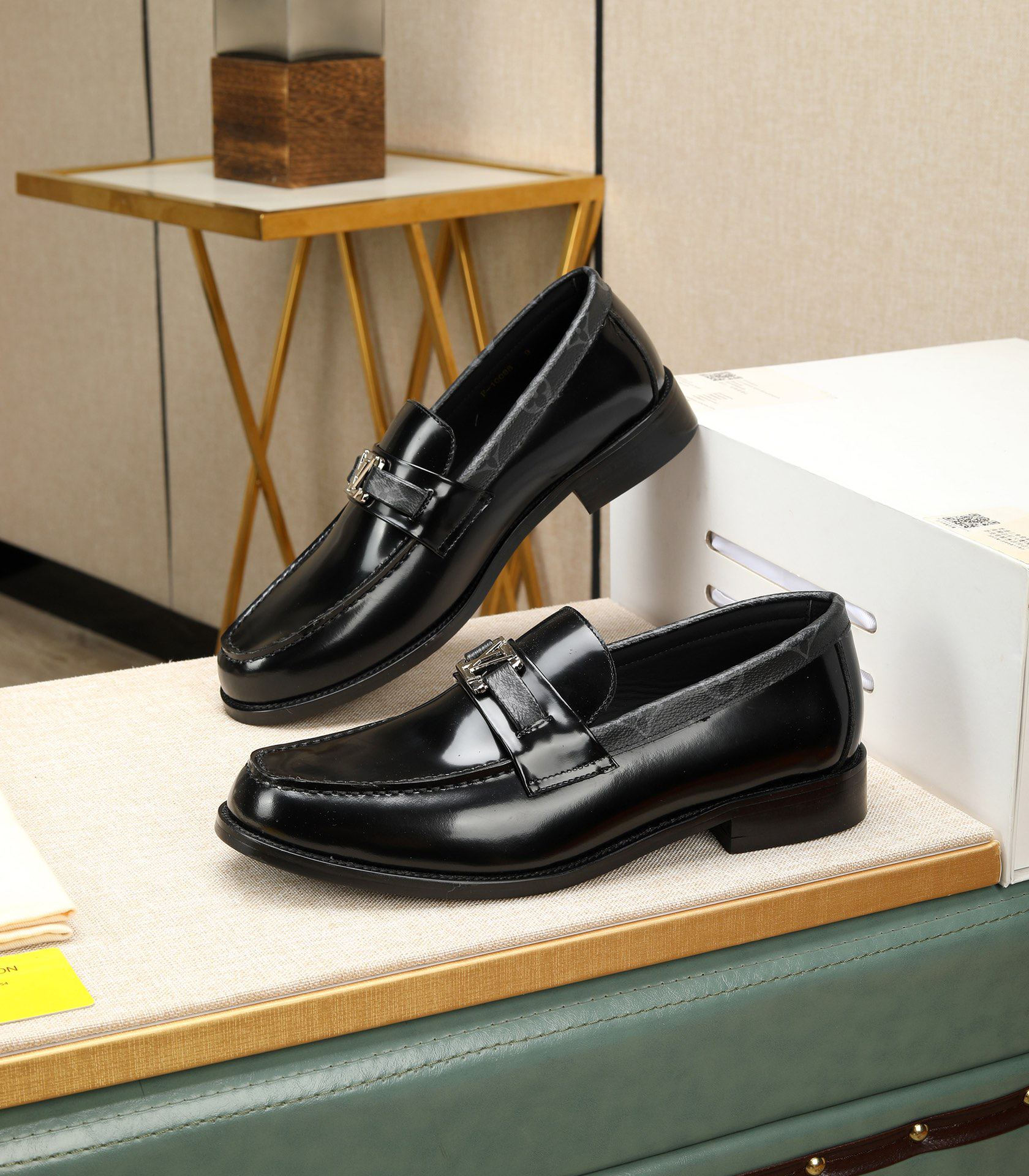 LV men's leather shoes-51