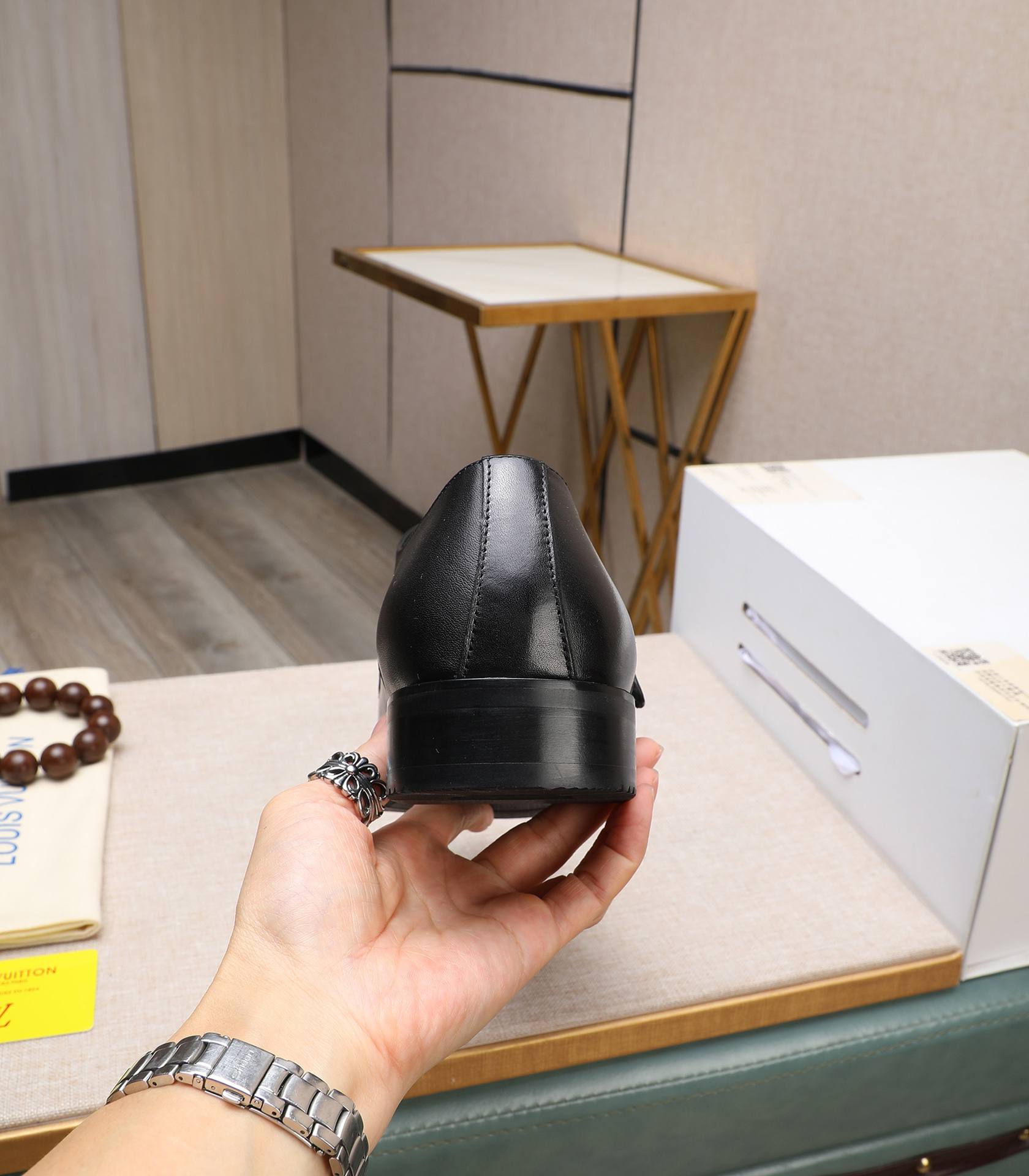 LV men's leather shoes-8