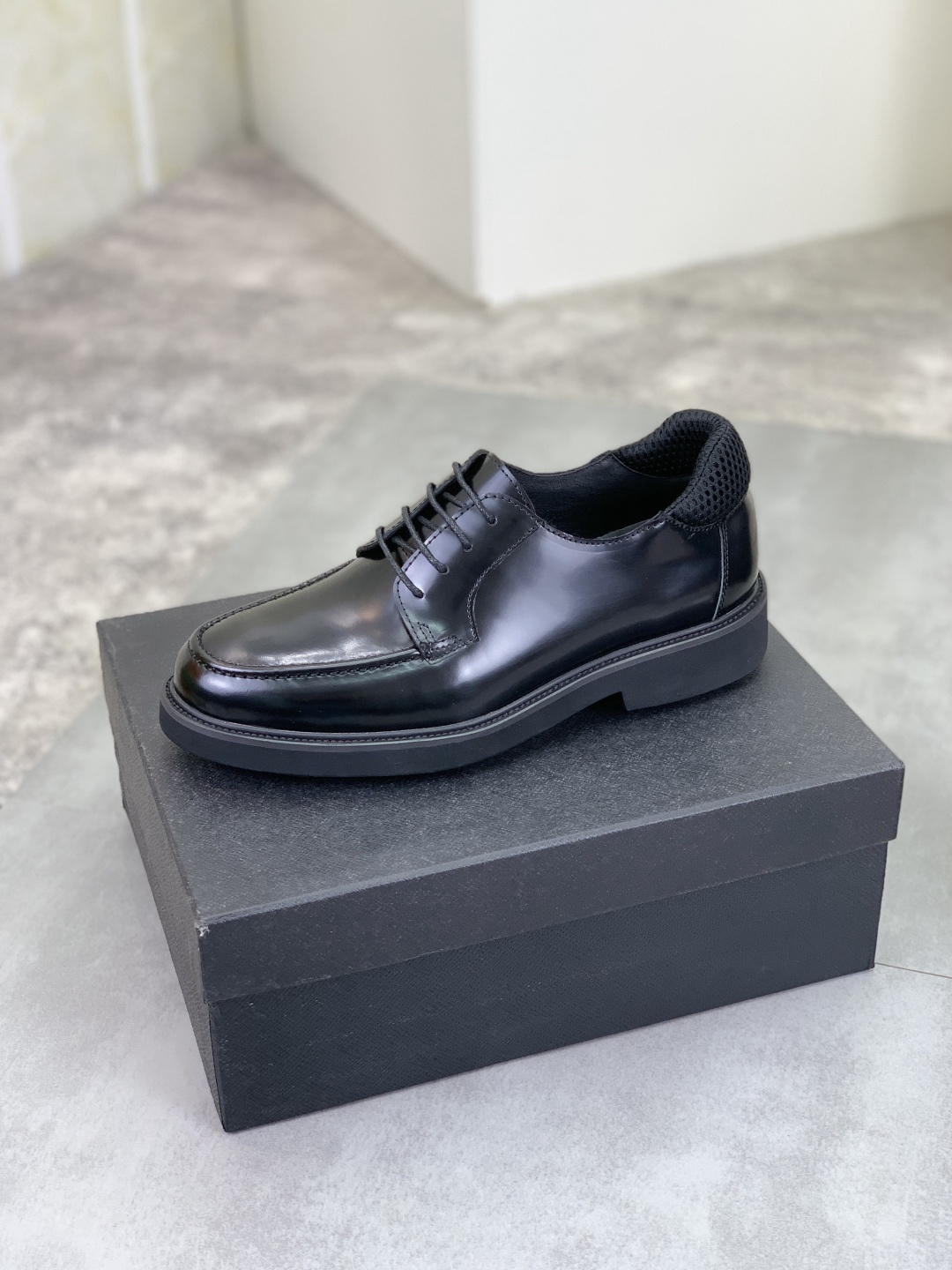 Prada men's leather shoes-12