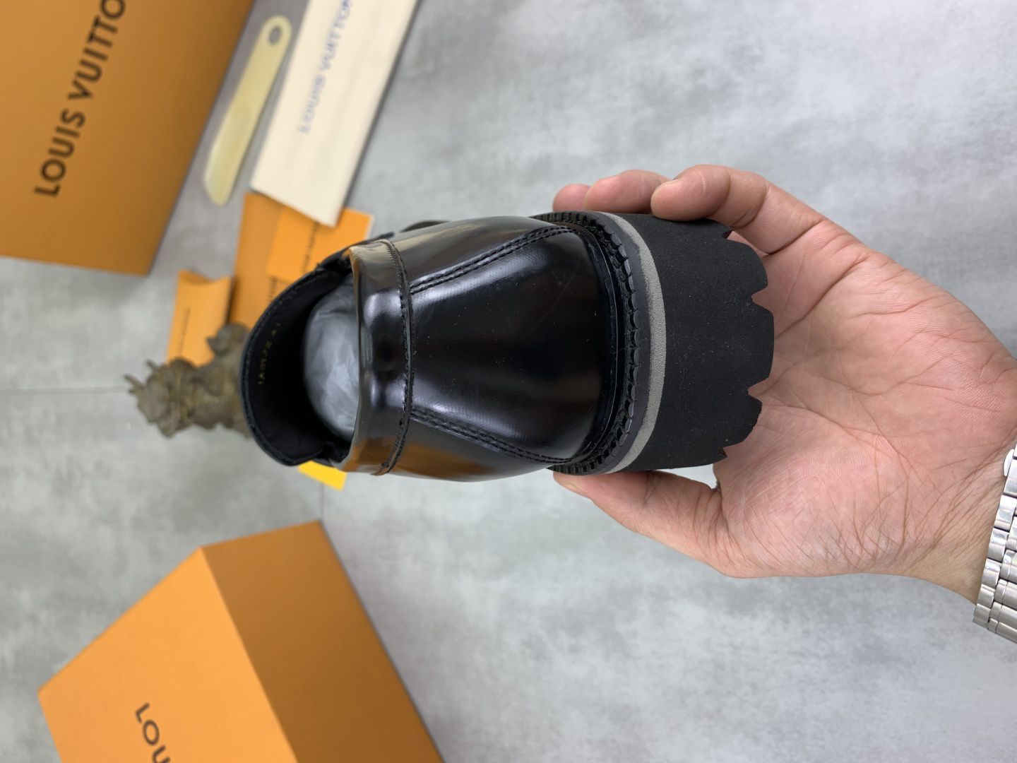 LV men's leather shoes-10