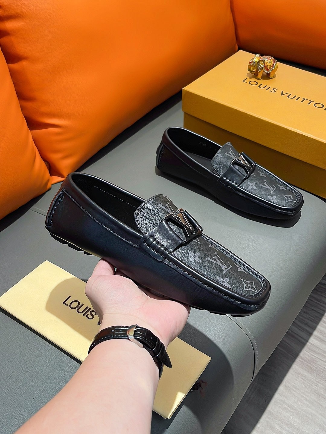 LV men's leather shoes-16