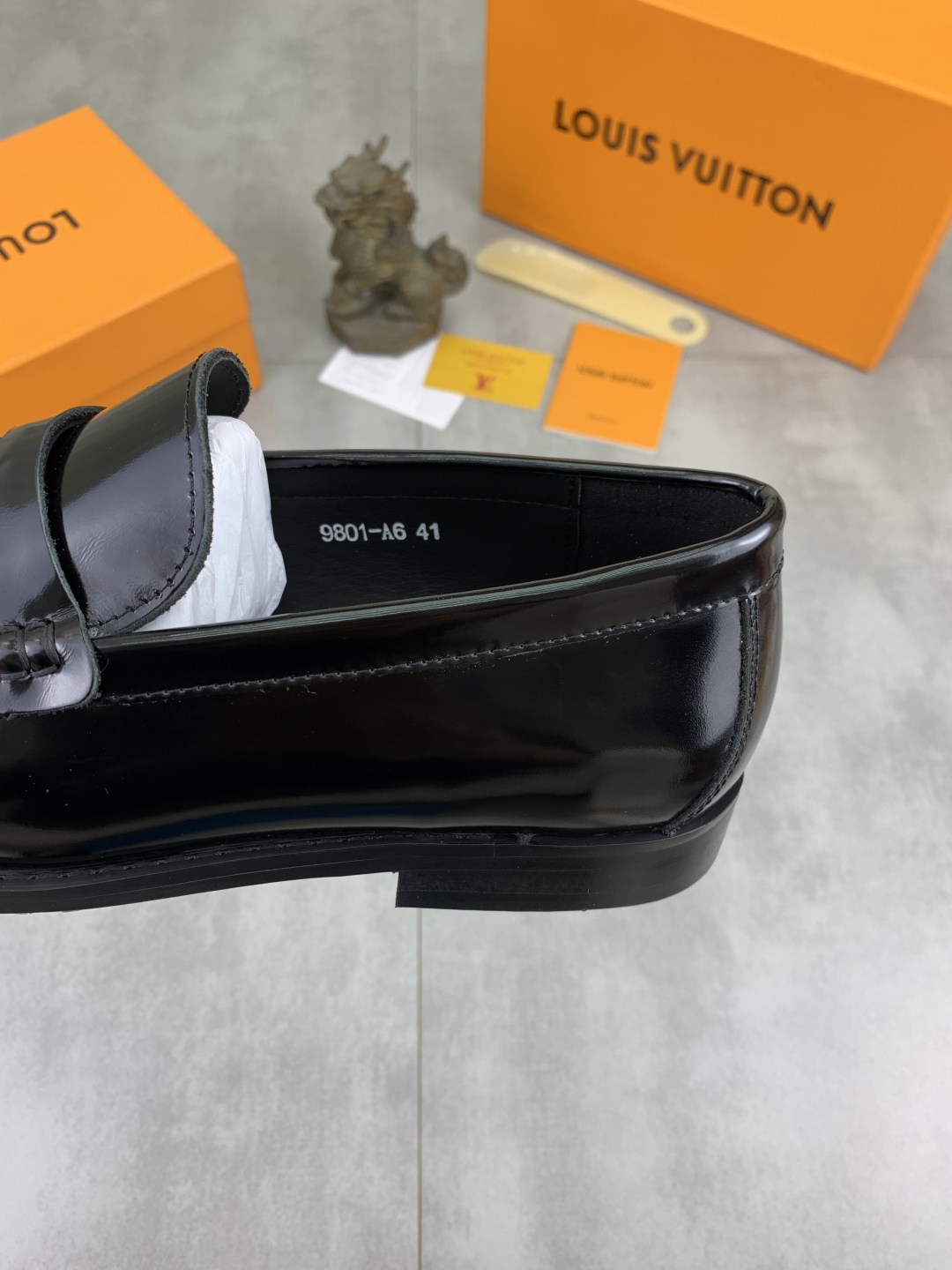 LV men's leather shoes-61