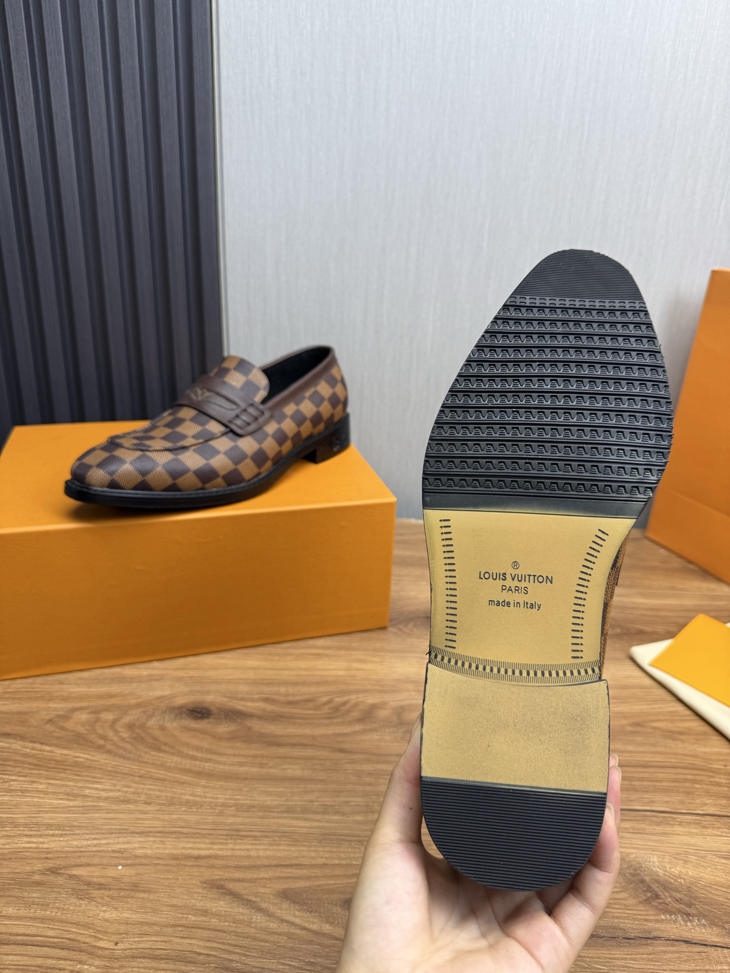 LV women's leather shoes-34