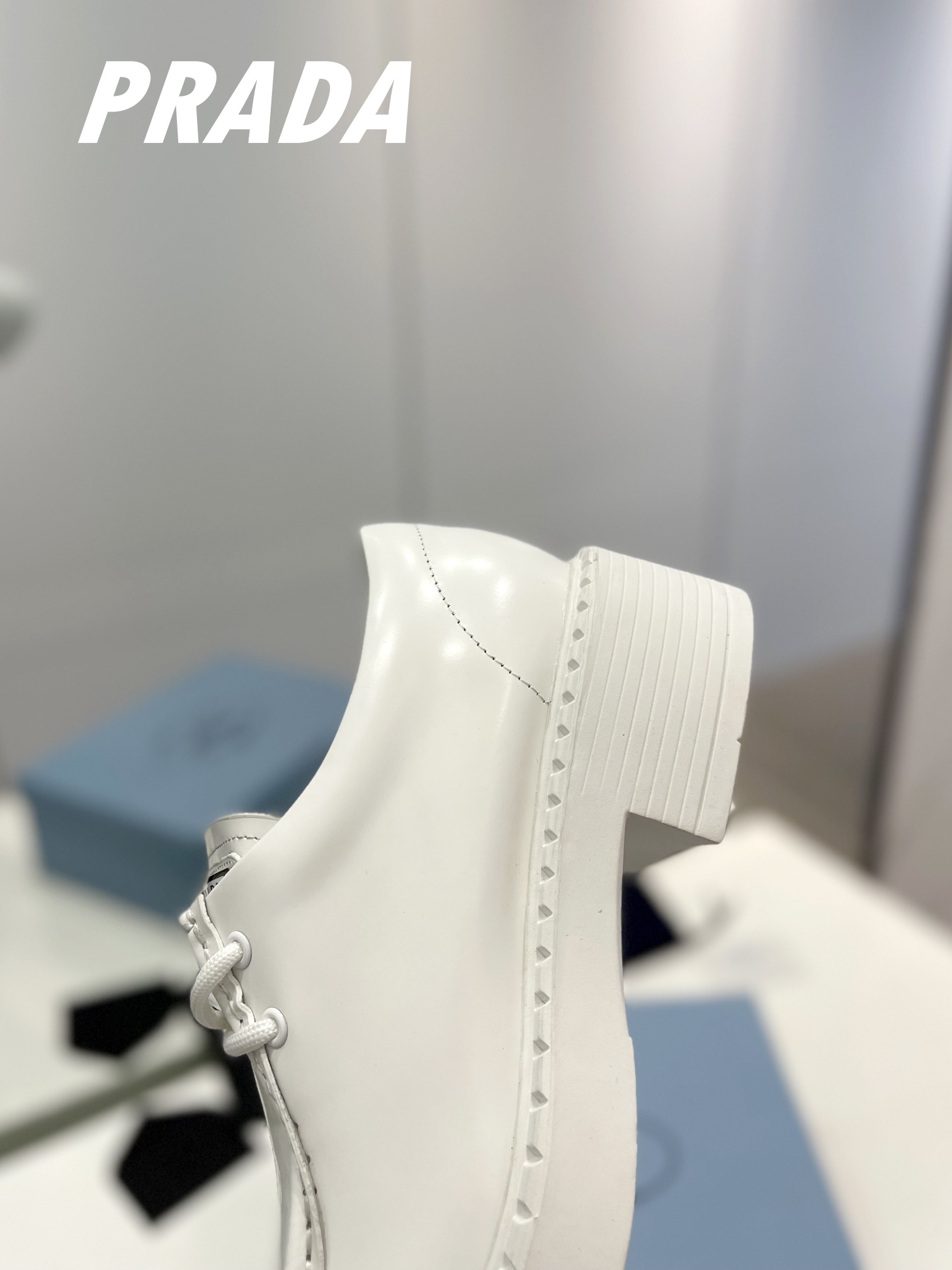 Prada women's leather shoes-3