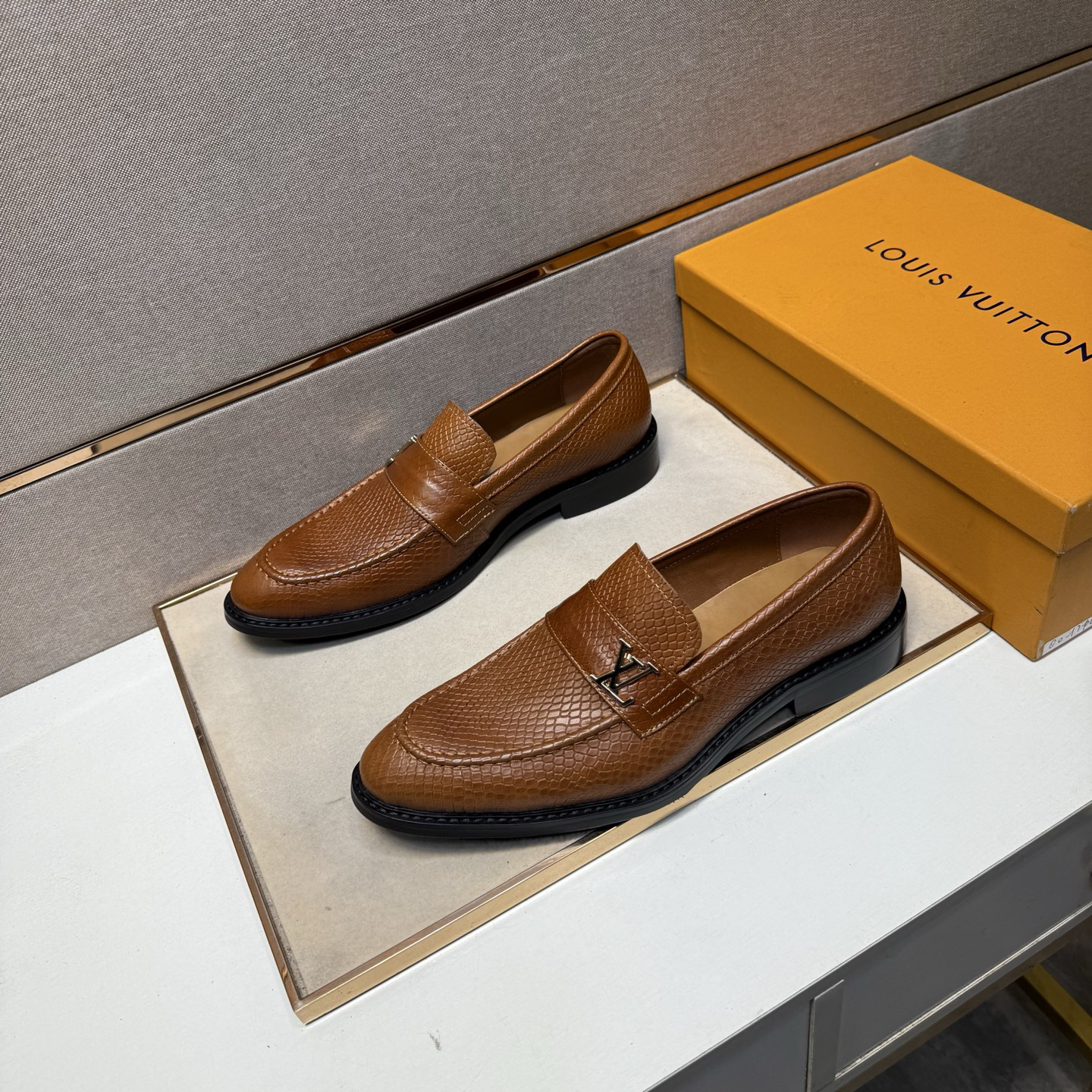 LV men's leather shoes-57