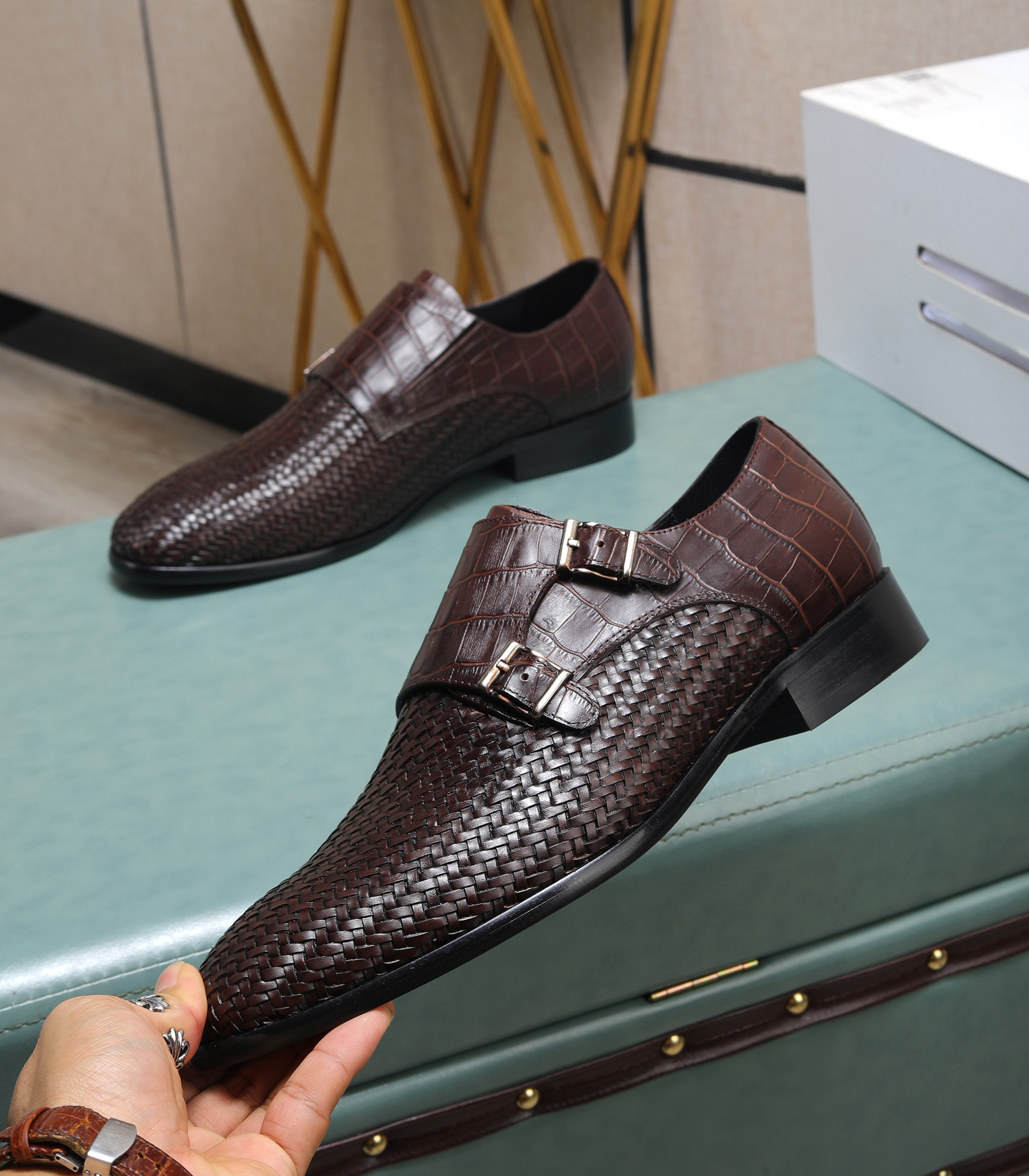 LV men's leather shoes-55