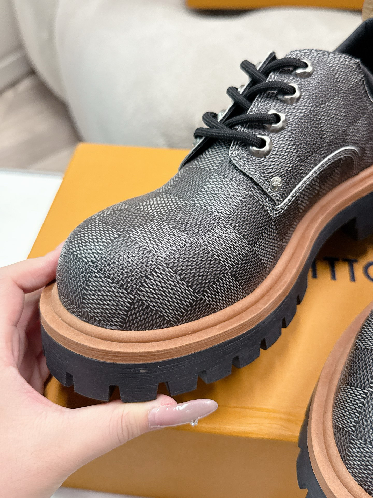 LV women's leather shoes-49