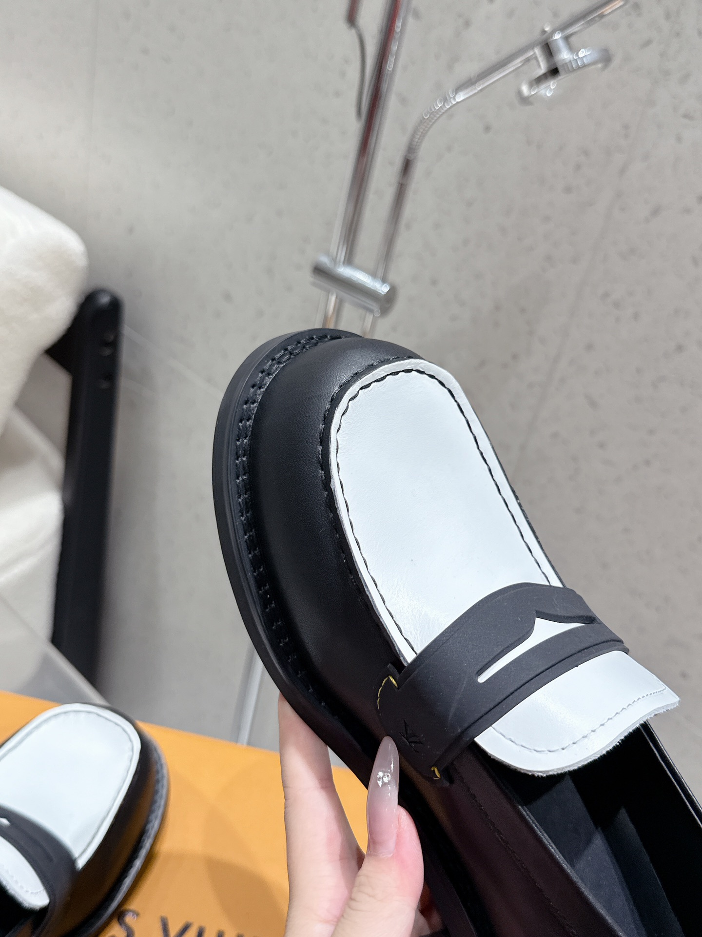 LV women's leather shoes-46