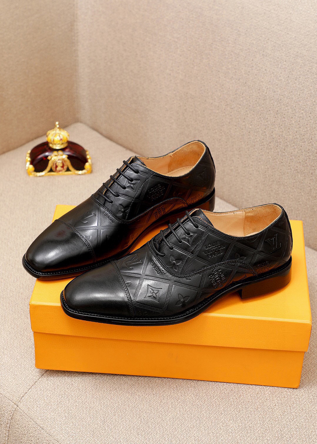 LV women's leather shoes-38