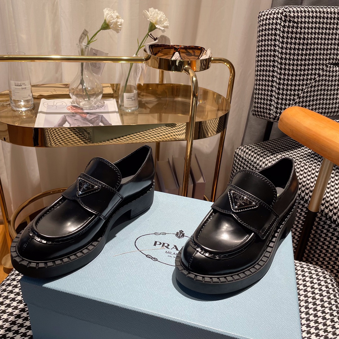Prada women's leather shoes-33