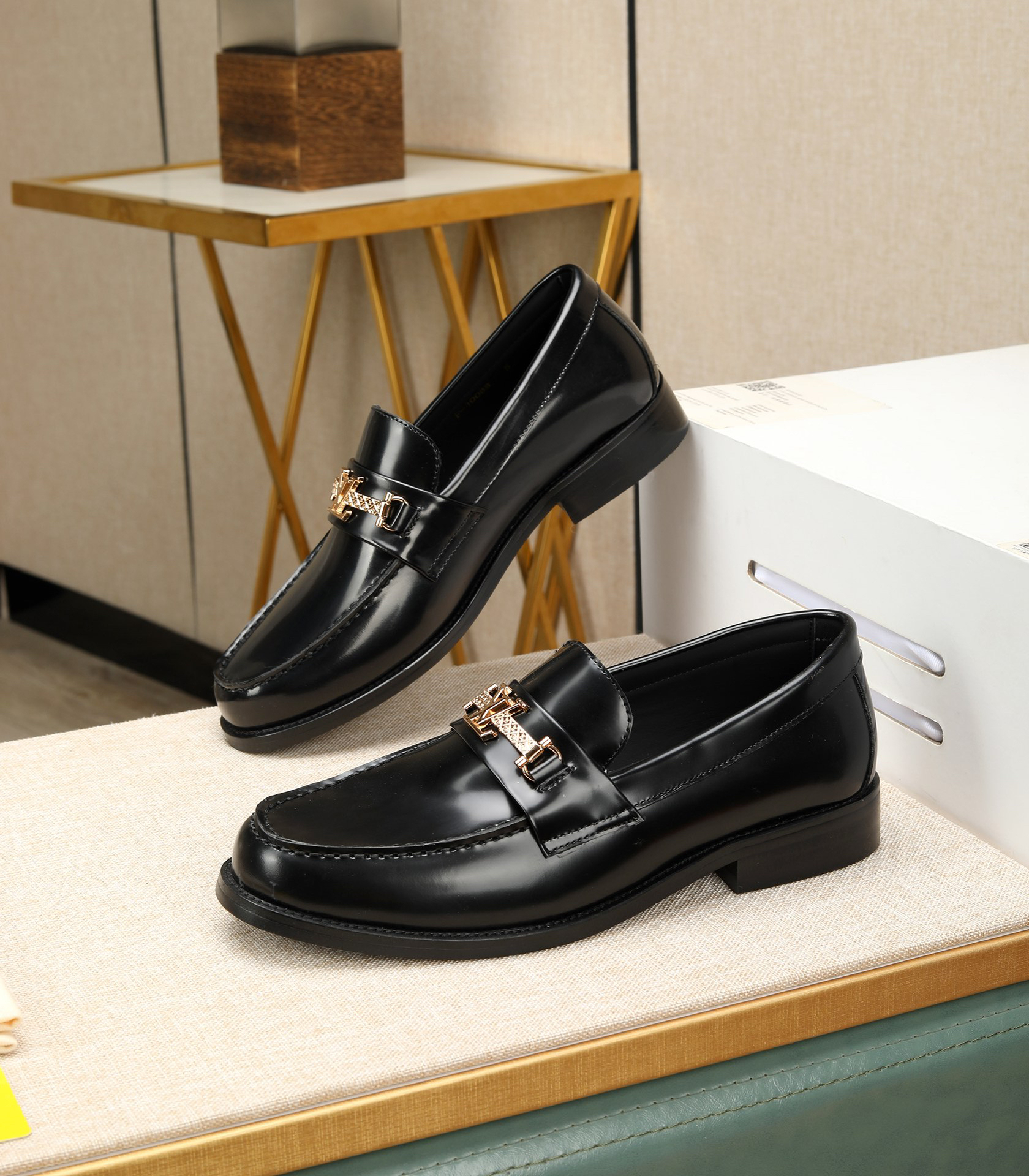 LV men's leather shoes-47