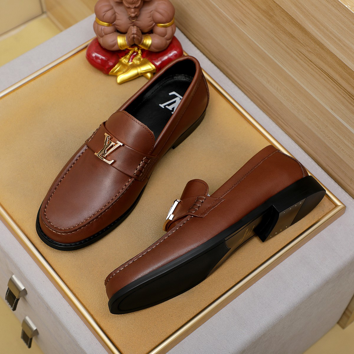 LV men's leather shoes-71