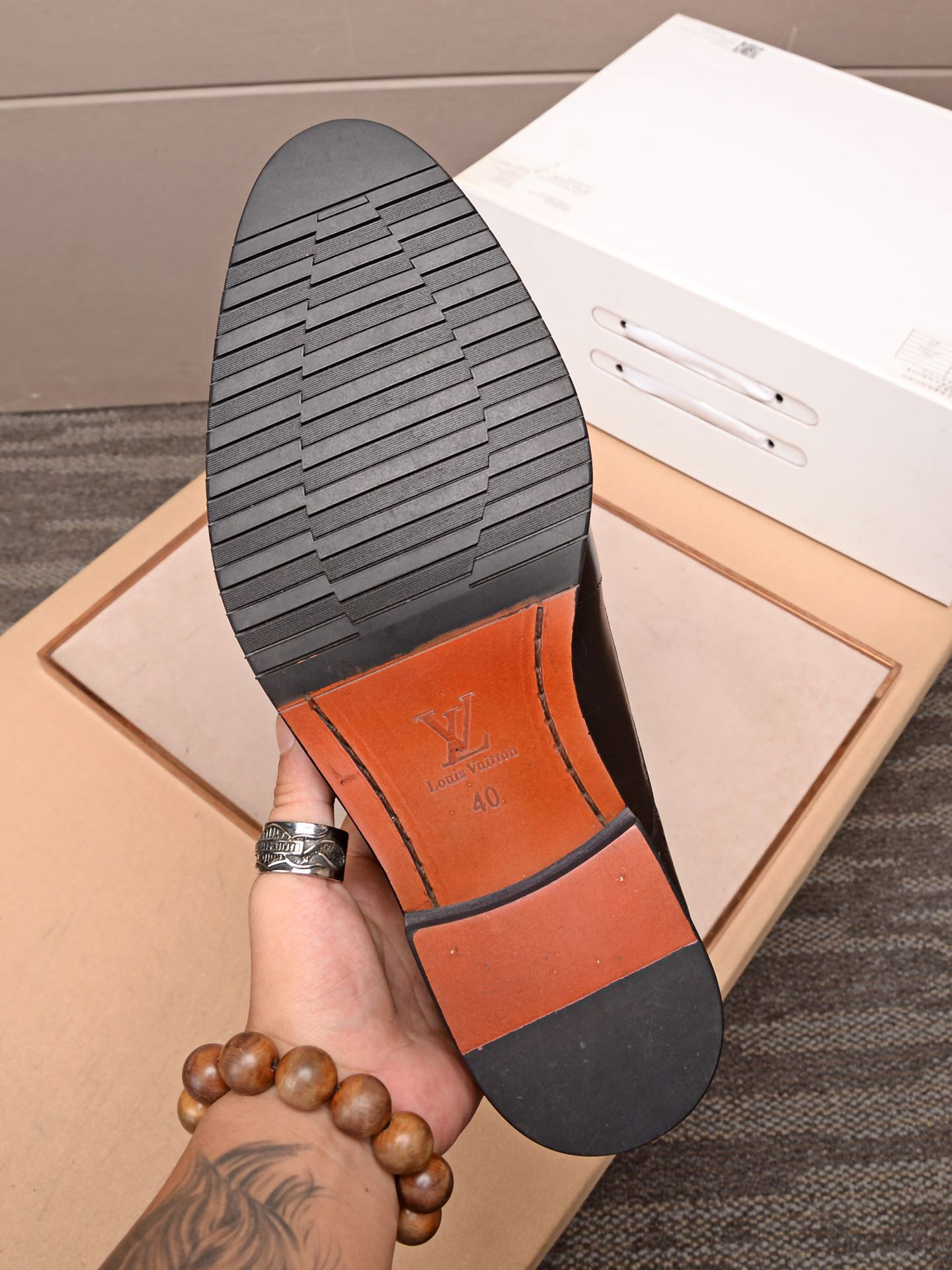 LV men's leather shoes-21