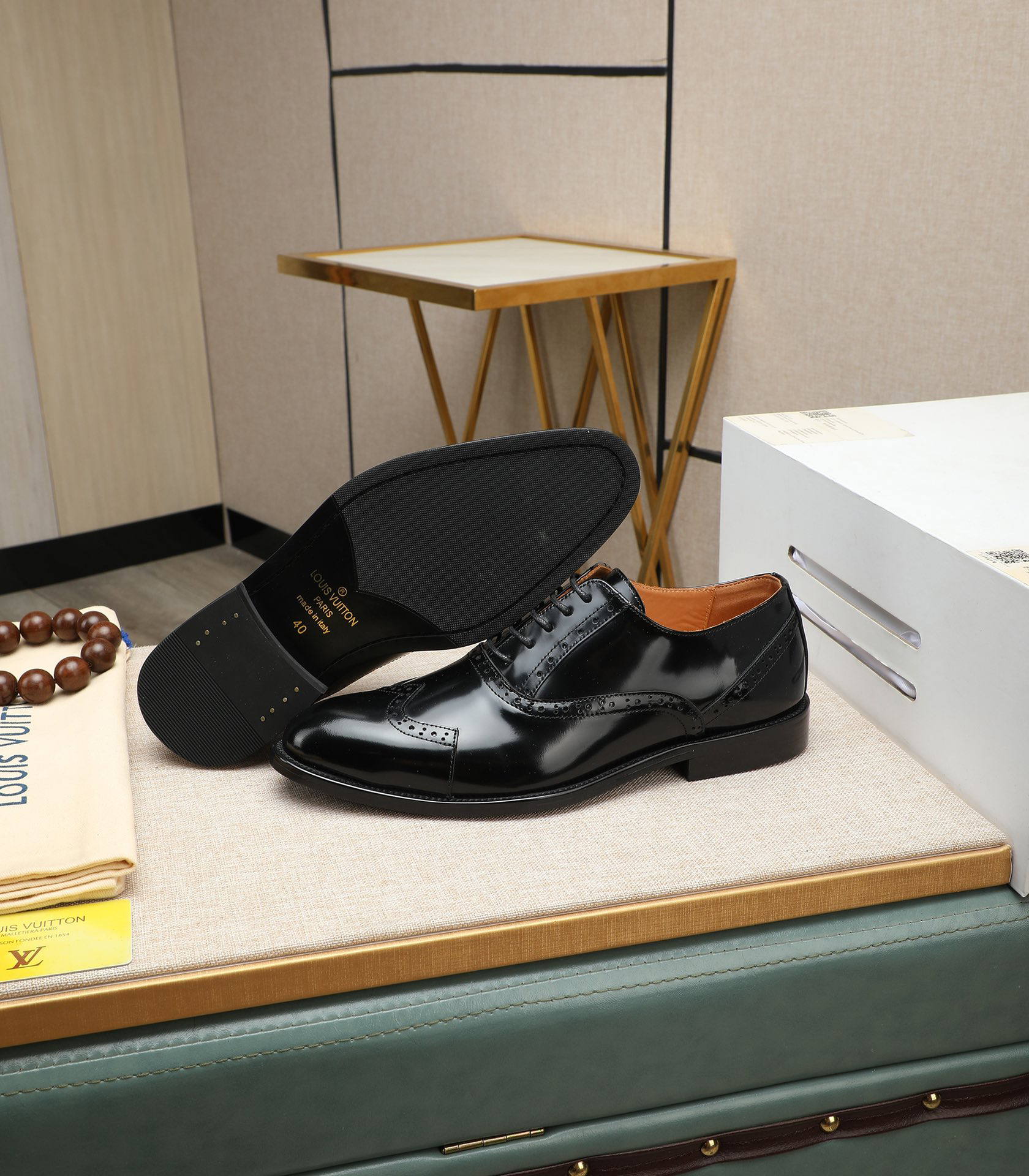 LV men's leather shoes-7