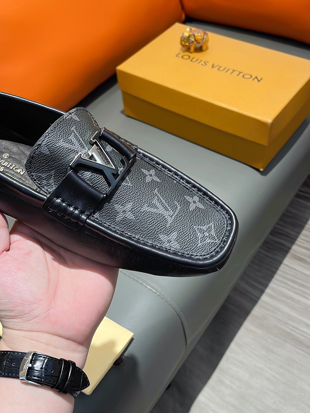 LV men's leather shoes-16