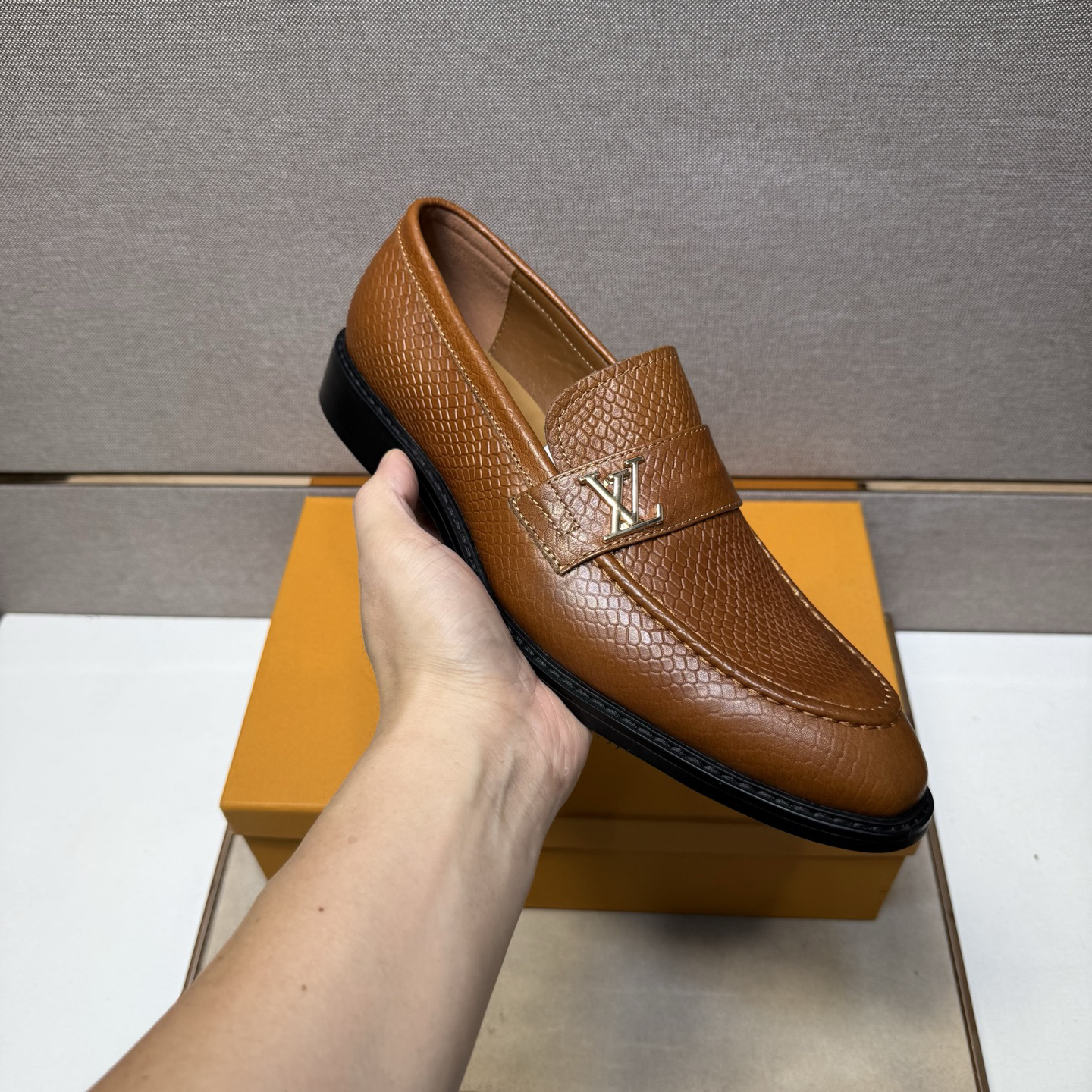 LV men's leather shoes-57