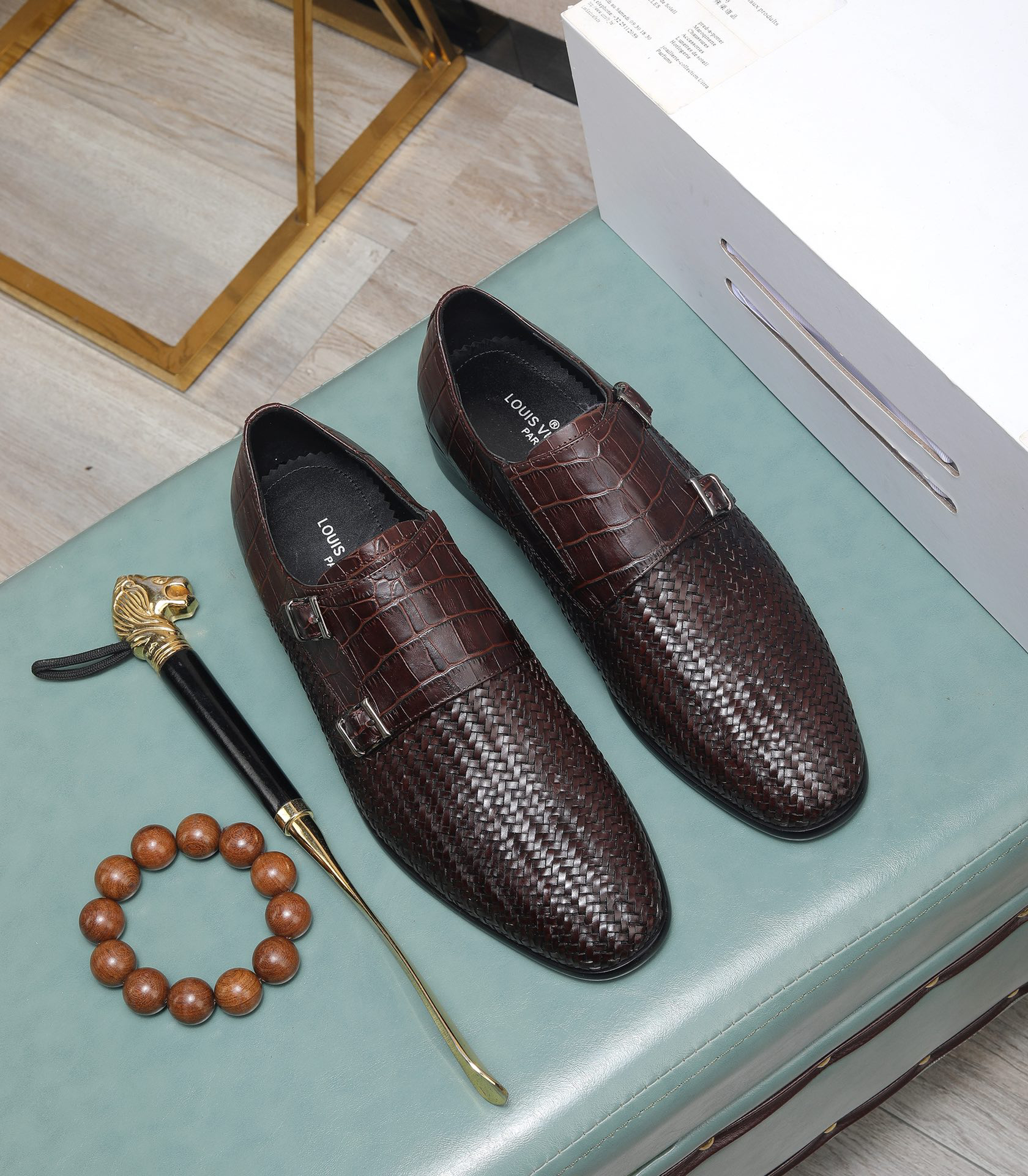 LV men's leather shoes-55