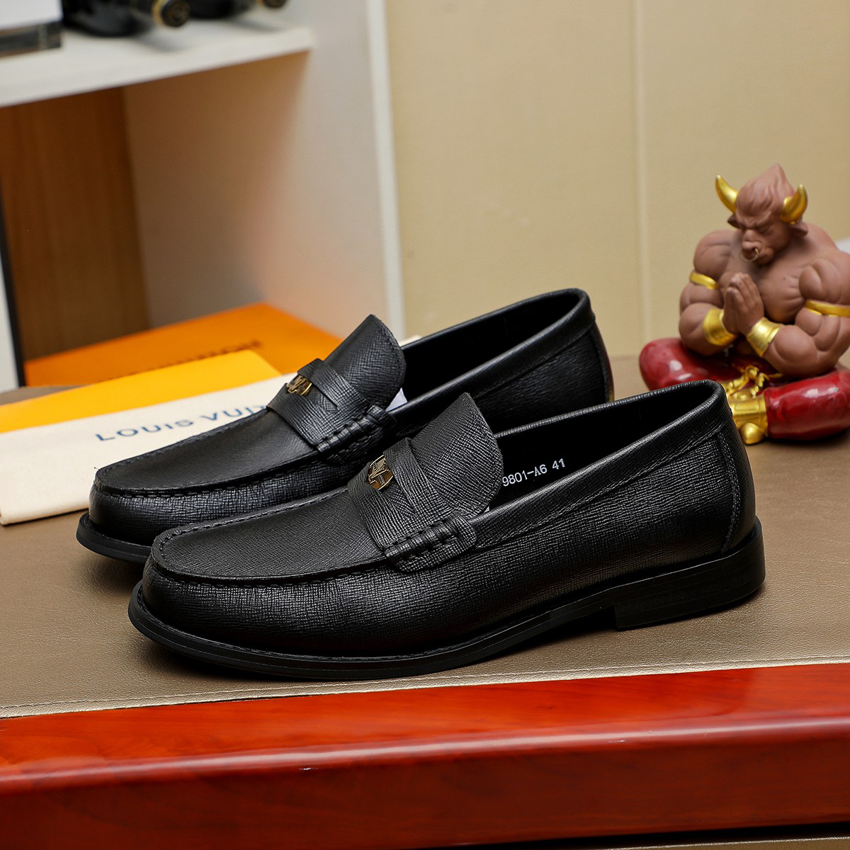 LV men's leather shoes-56