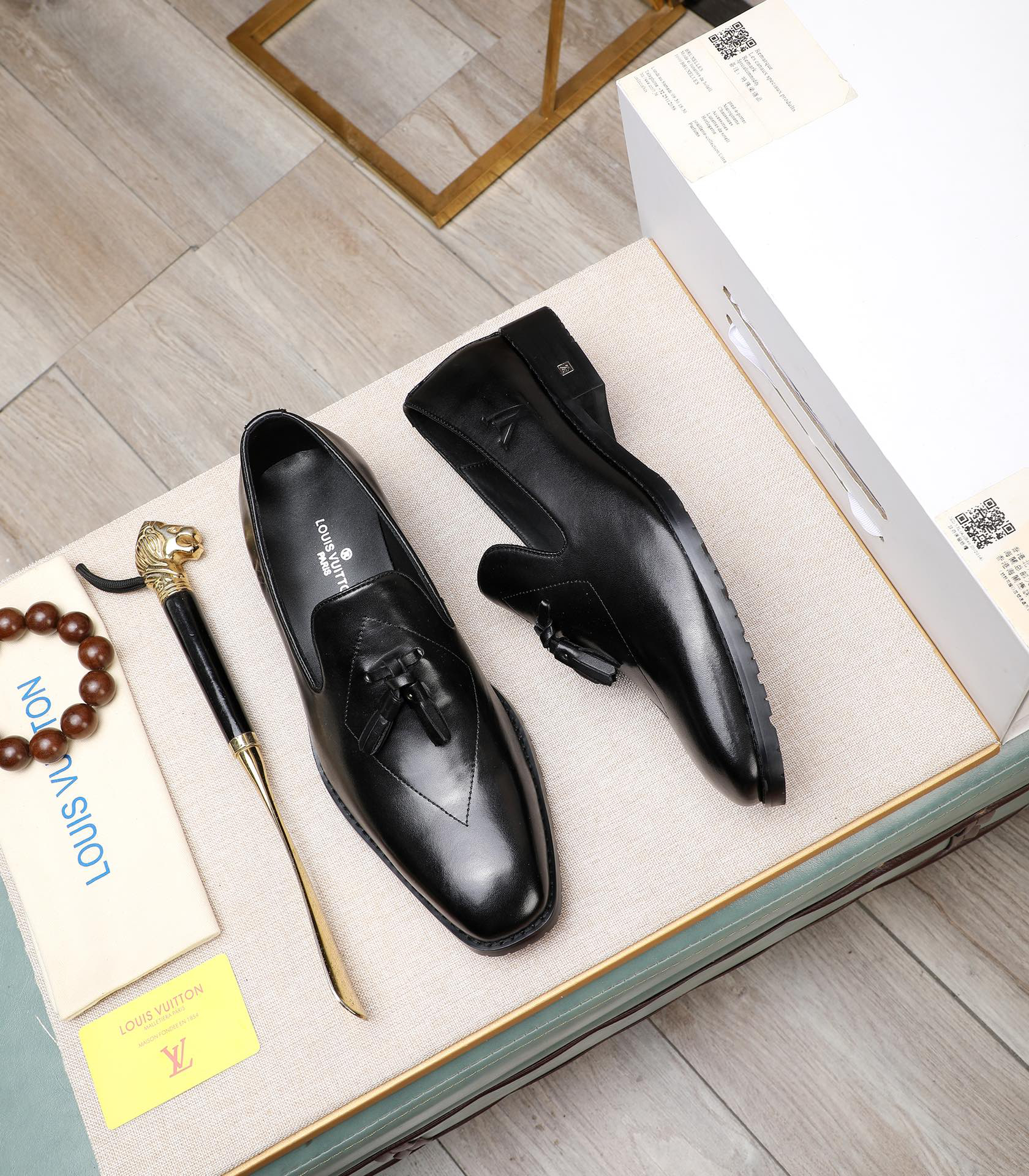 LV men's leather shoes-28