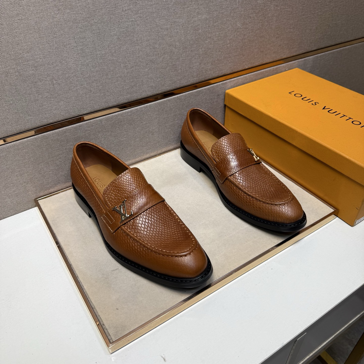 LV men's leather shoes-57