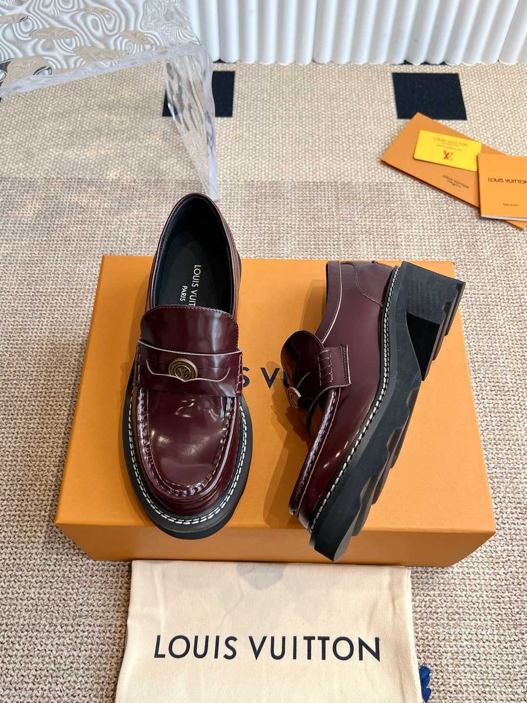 LV women's leather shoes-13