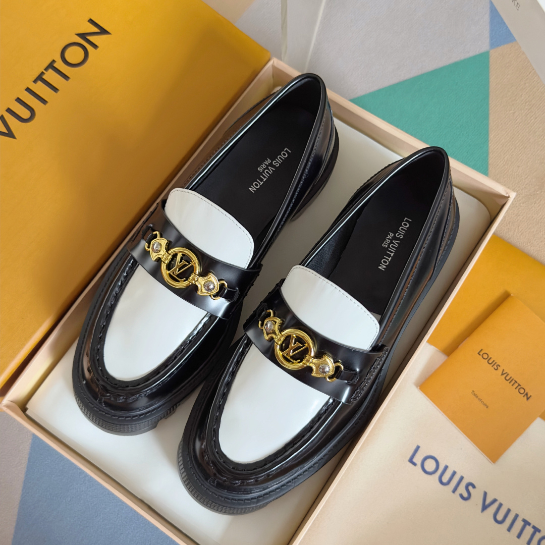 LV women's leather shoes-18