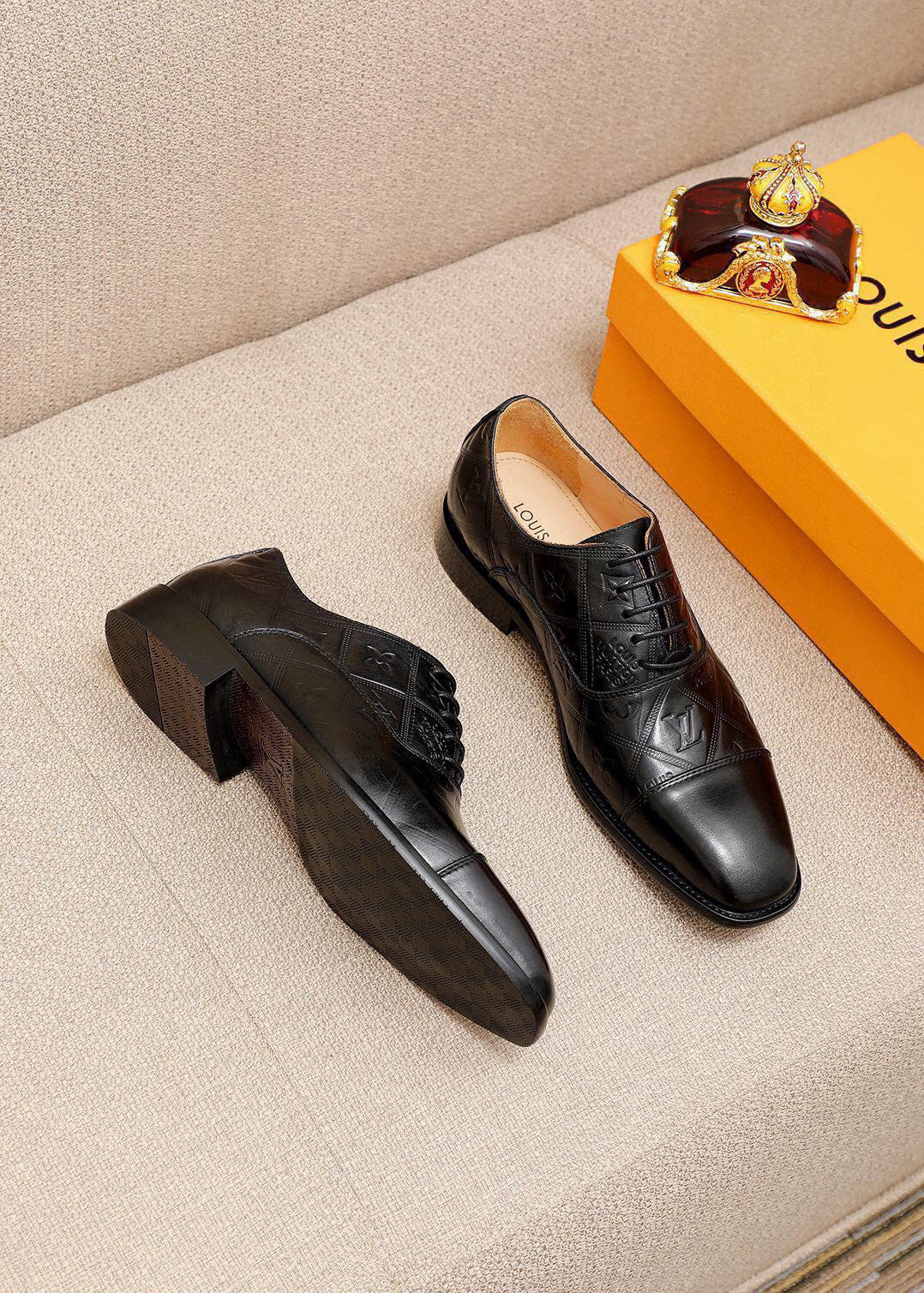 LV women's leather shoes-38