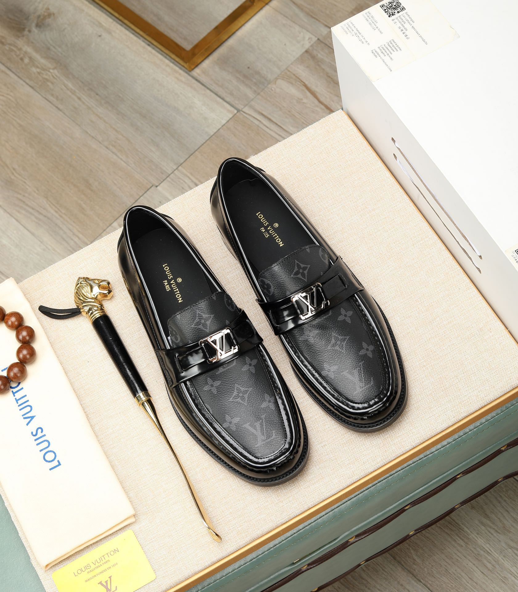 LV men's leather shoes-52